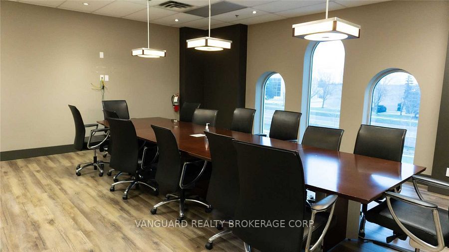 8810 Jane St Property Photo 15