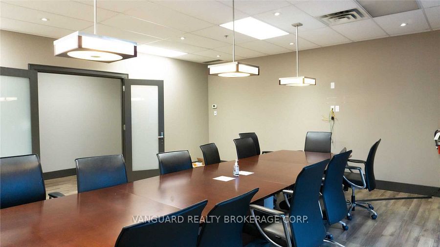 8810 Jane St Property Photo 16