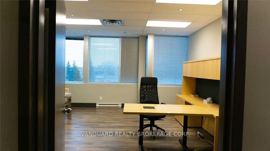 8810 Jane St Property Photo 17