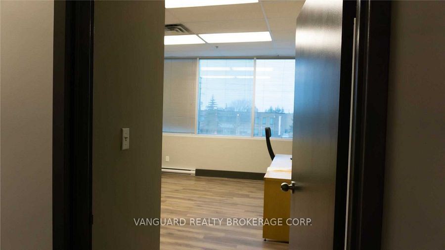 8810 Jane St Property Photo 20