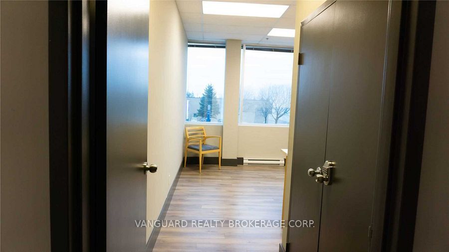 8810 Jane St Property Photo 23