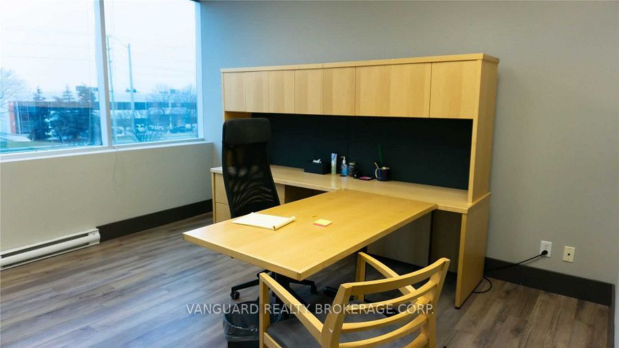 8810 Jane St Property Photo 24