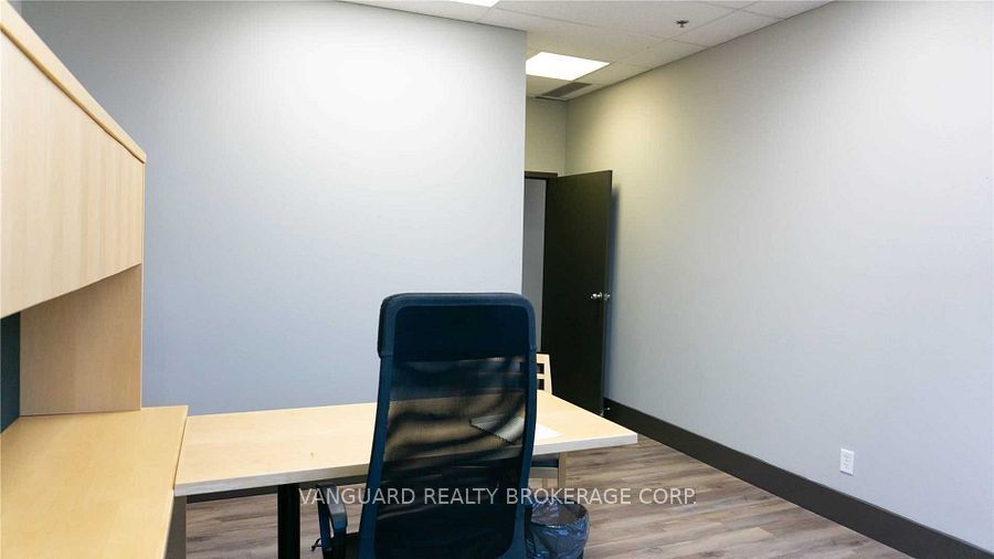 8810 Jane St Property Photo 25