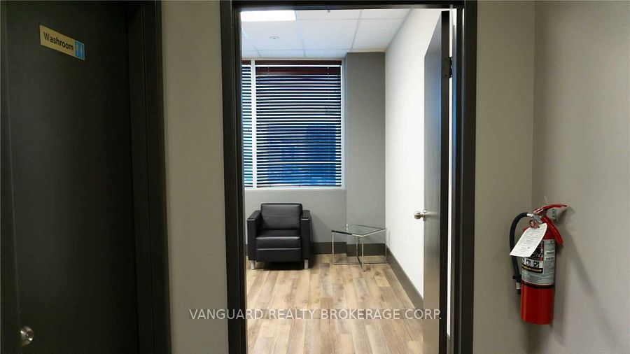 8810 Jane St Property Photo 28