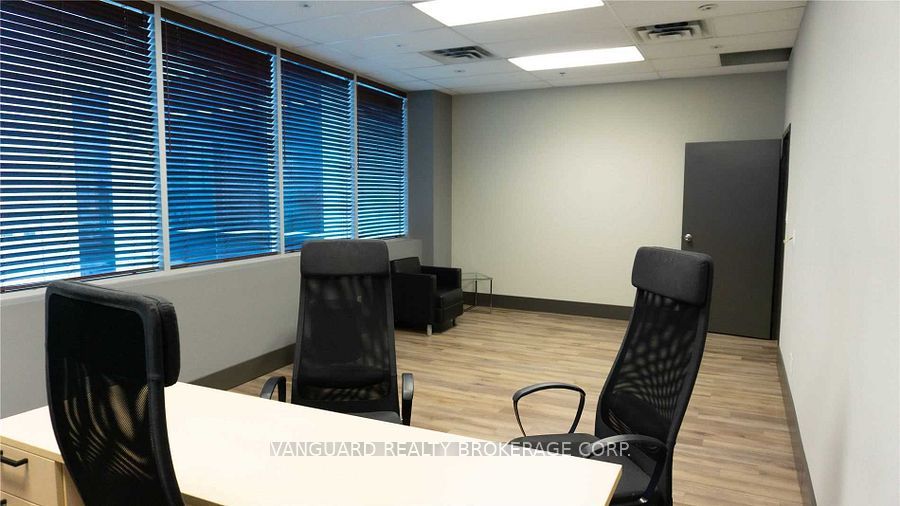 8810 Jane St Property Photo 29