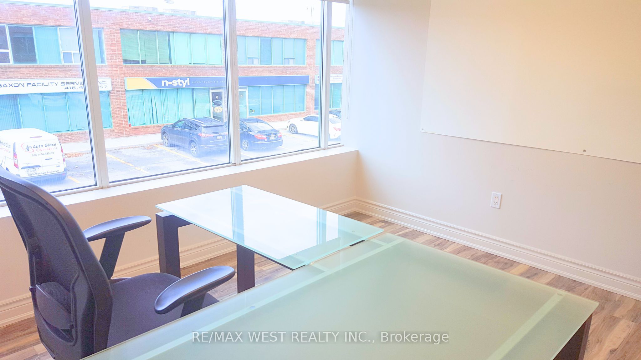 115 Woodstream Blvd Property Photo 5