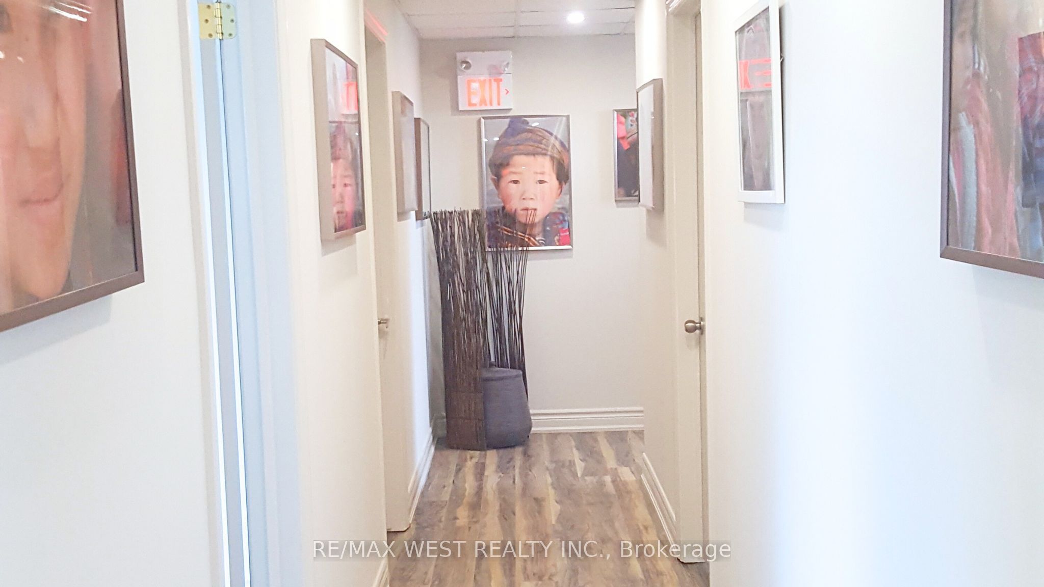 115 Woodstream Blvd Property Photo 6