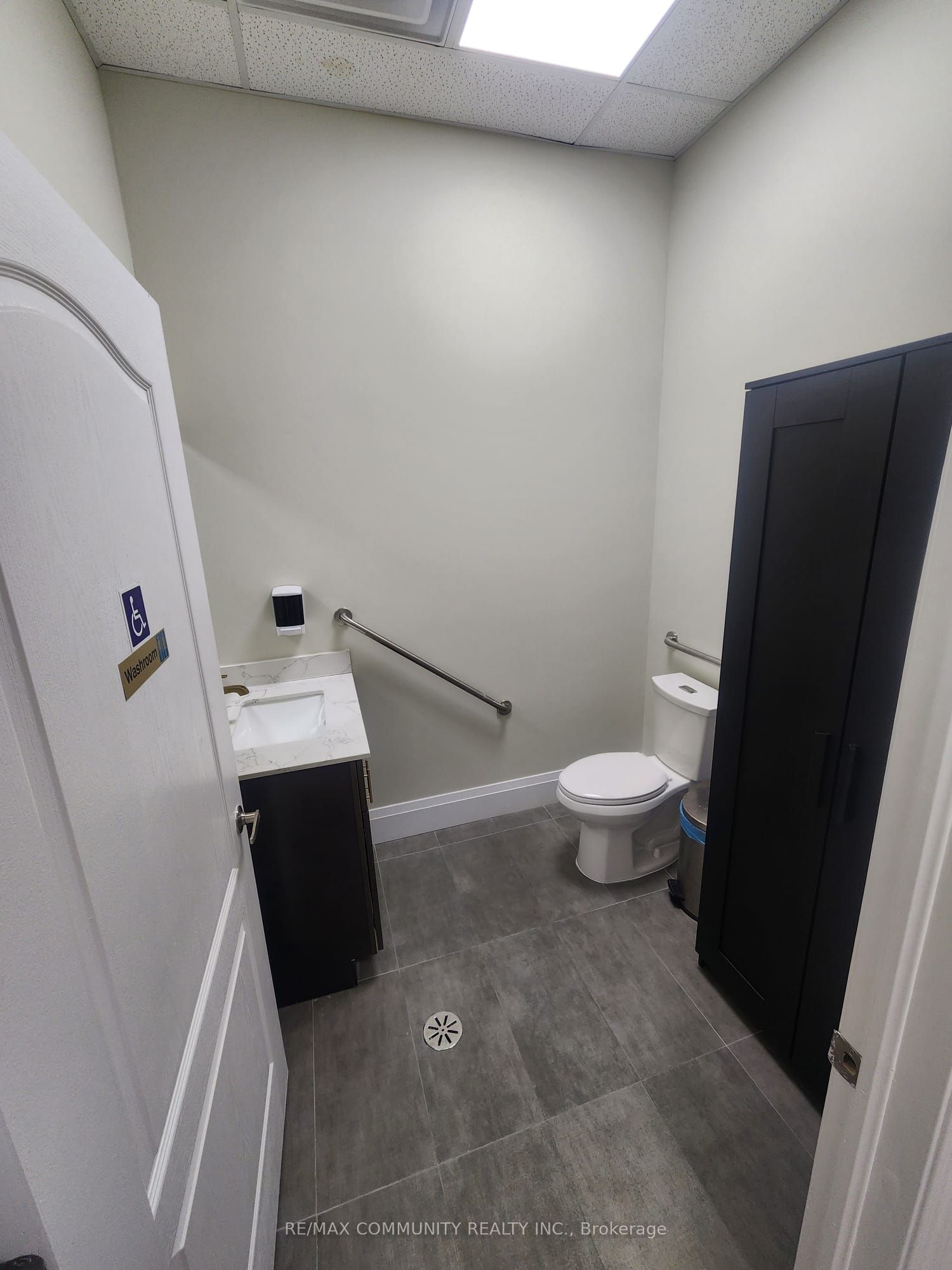 20 New Delhi Drive 72 Property Photo 4