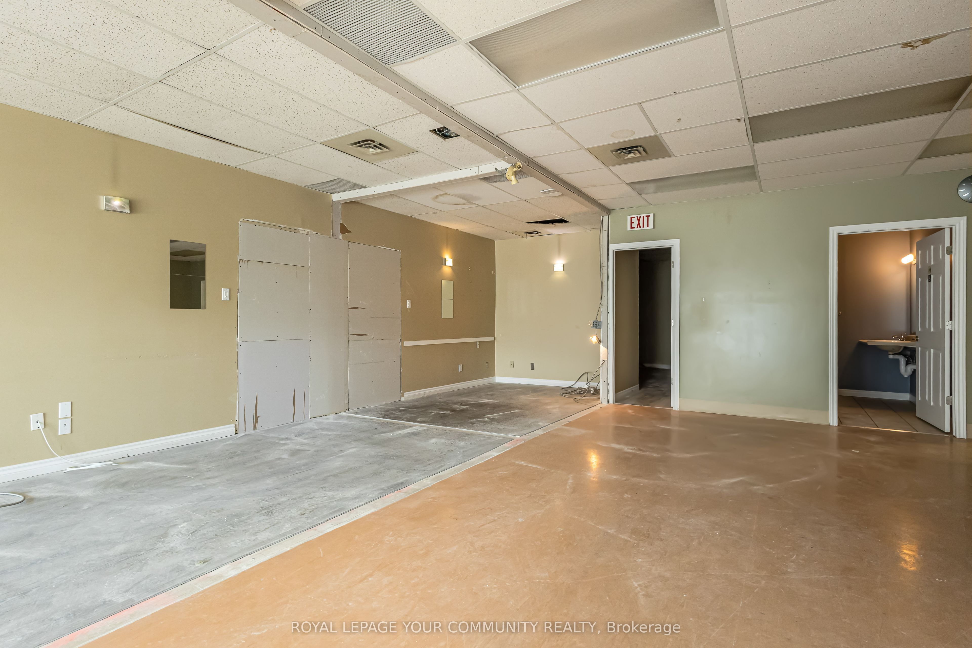 2 Corby Road 8 Property Photo 9