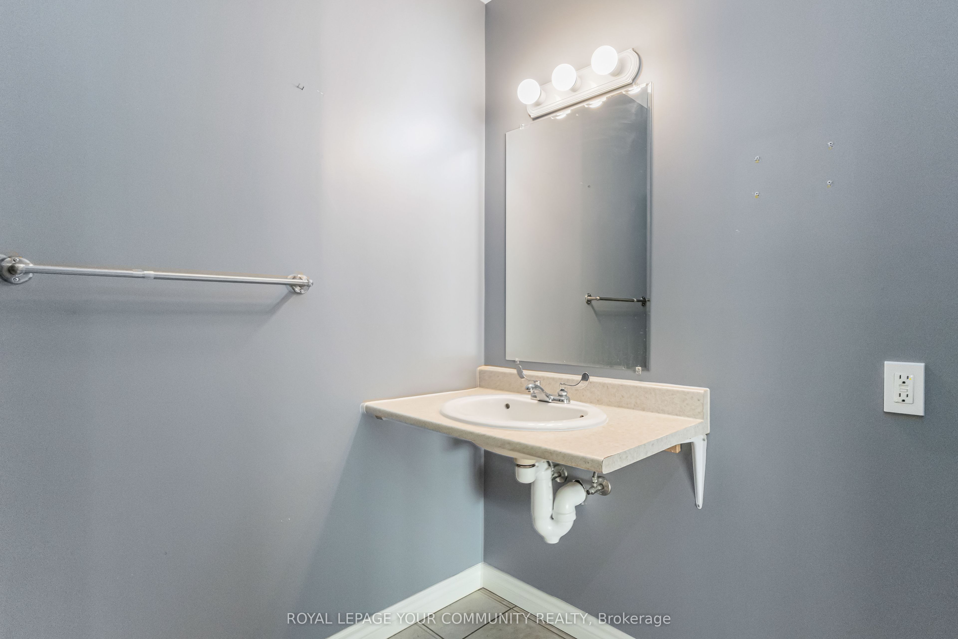 2 Corby Road 8 Property Photo 16