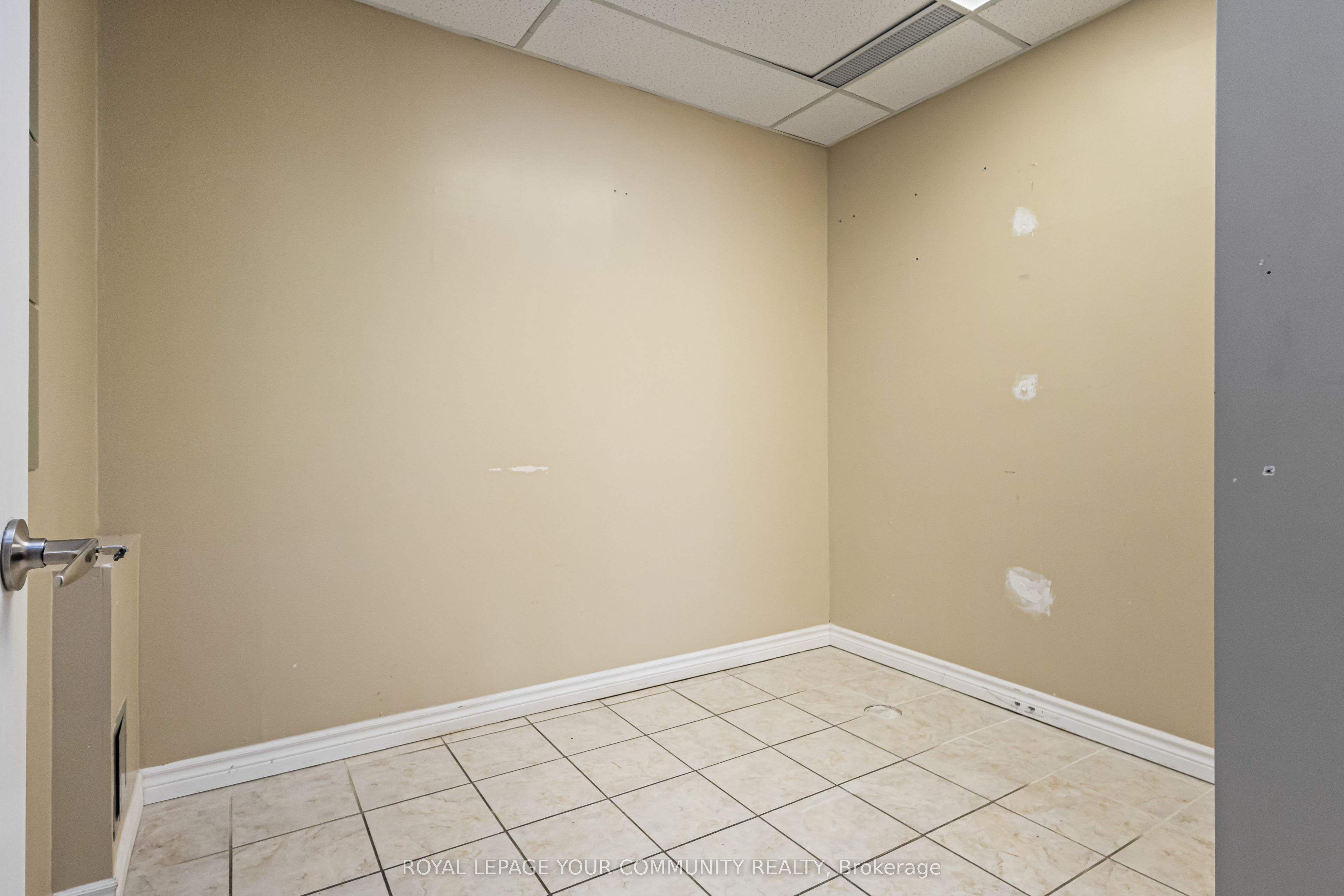 2 Corby Road 8 Property Photo 17