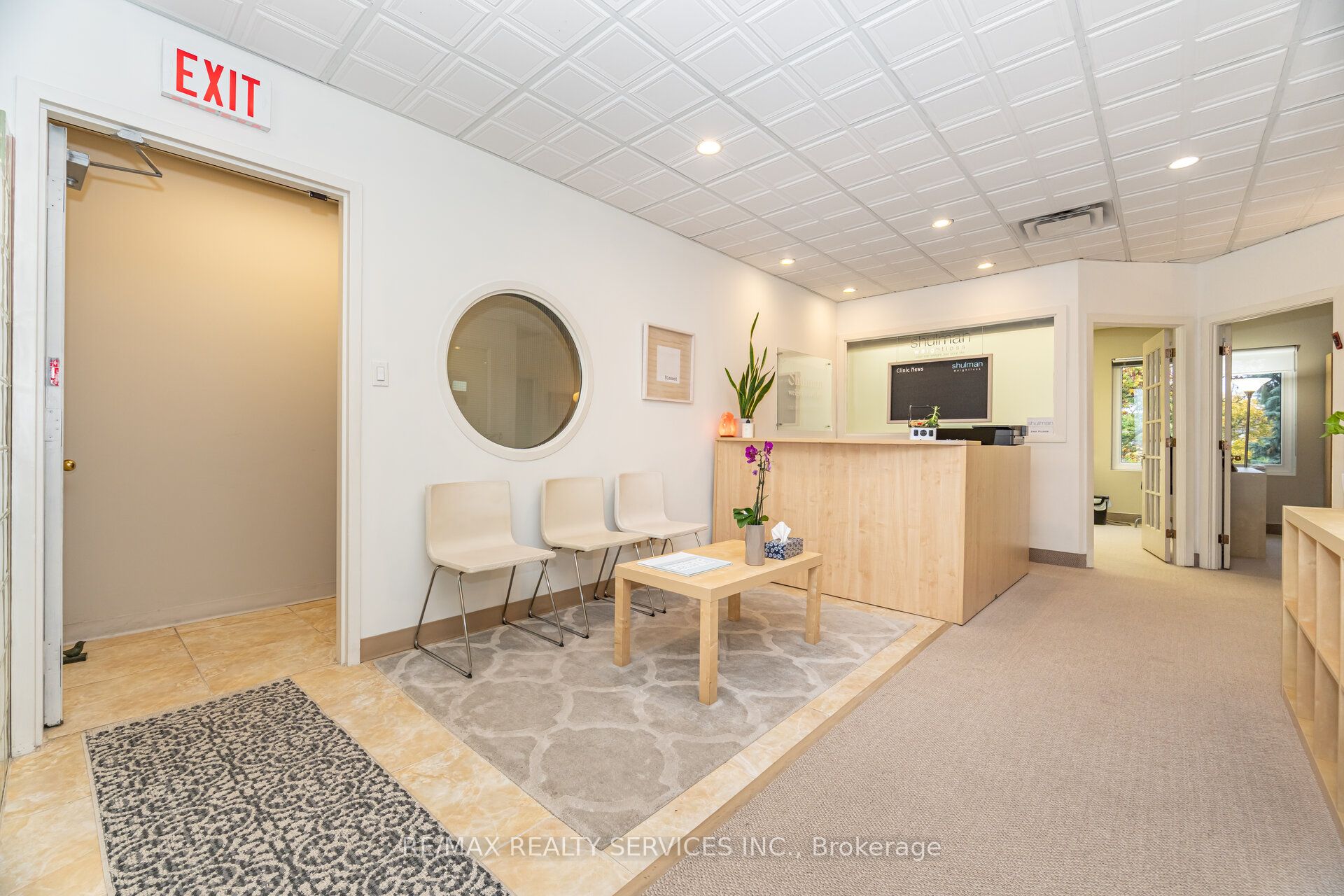 7620 Yonge St Property Photo 8