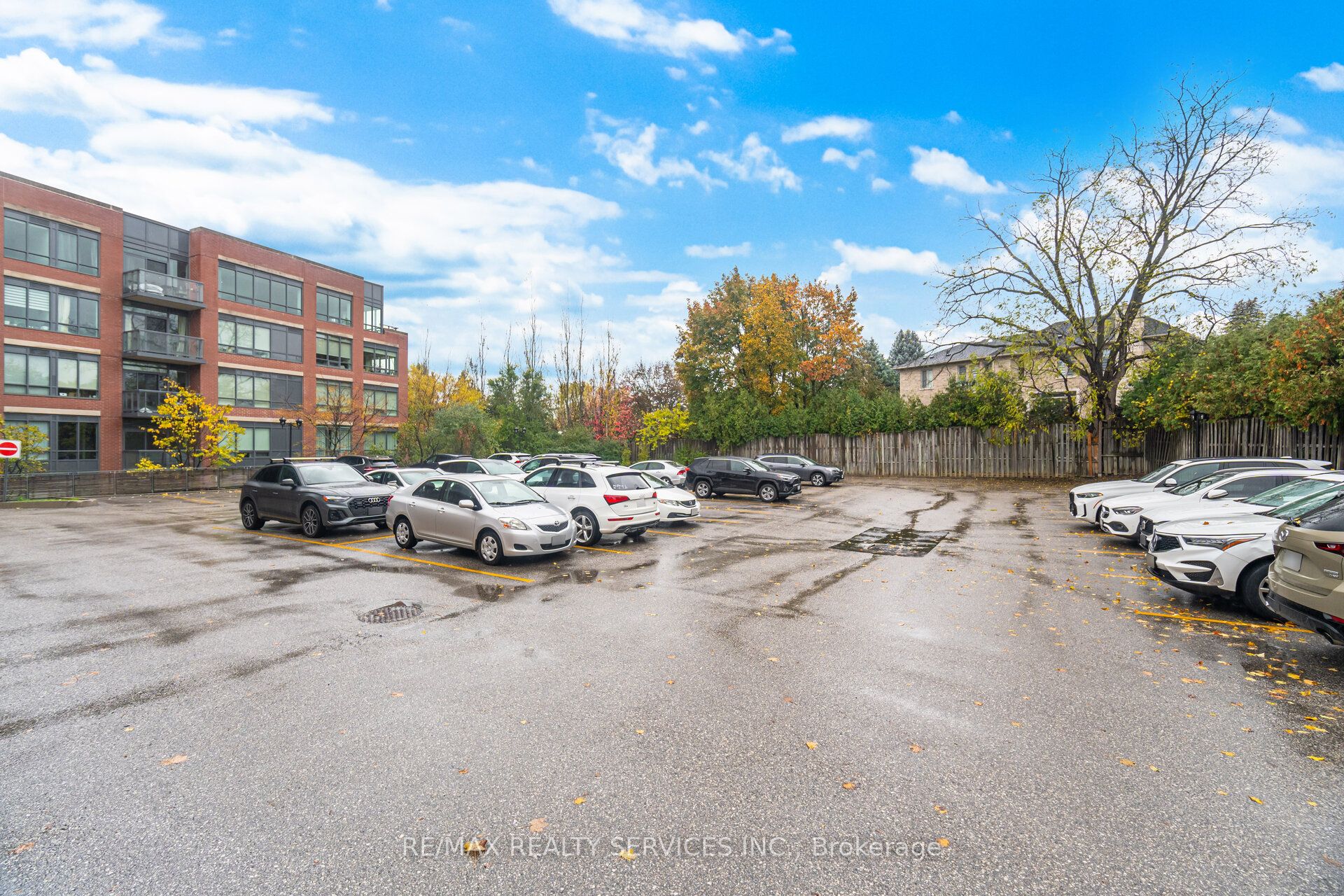 7620 Yonge St Property Photo 32