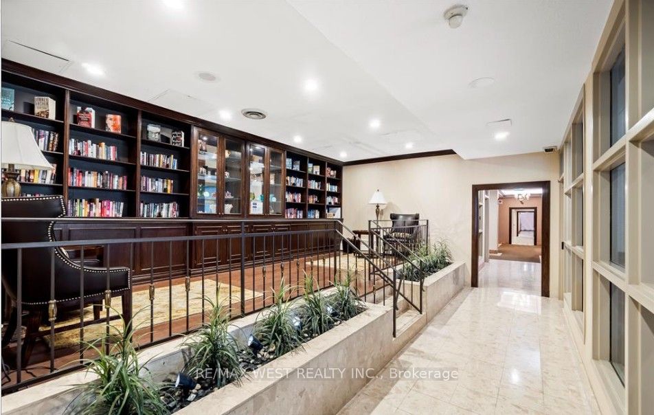 33 Weldrick Road E 501 Property Photo 2