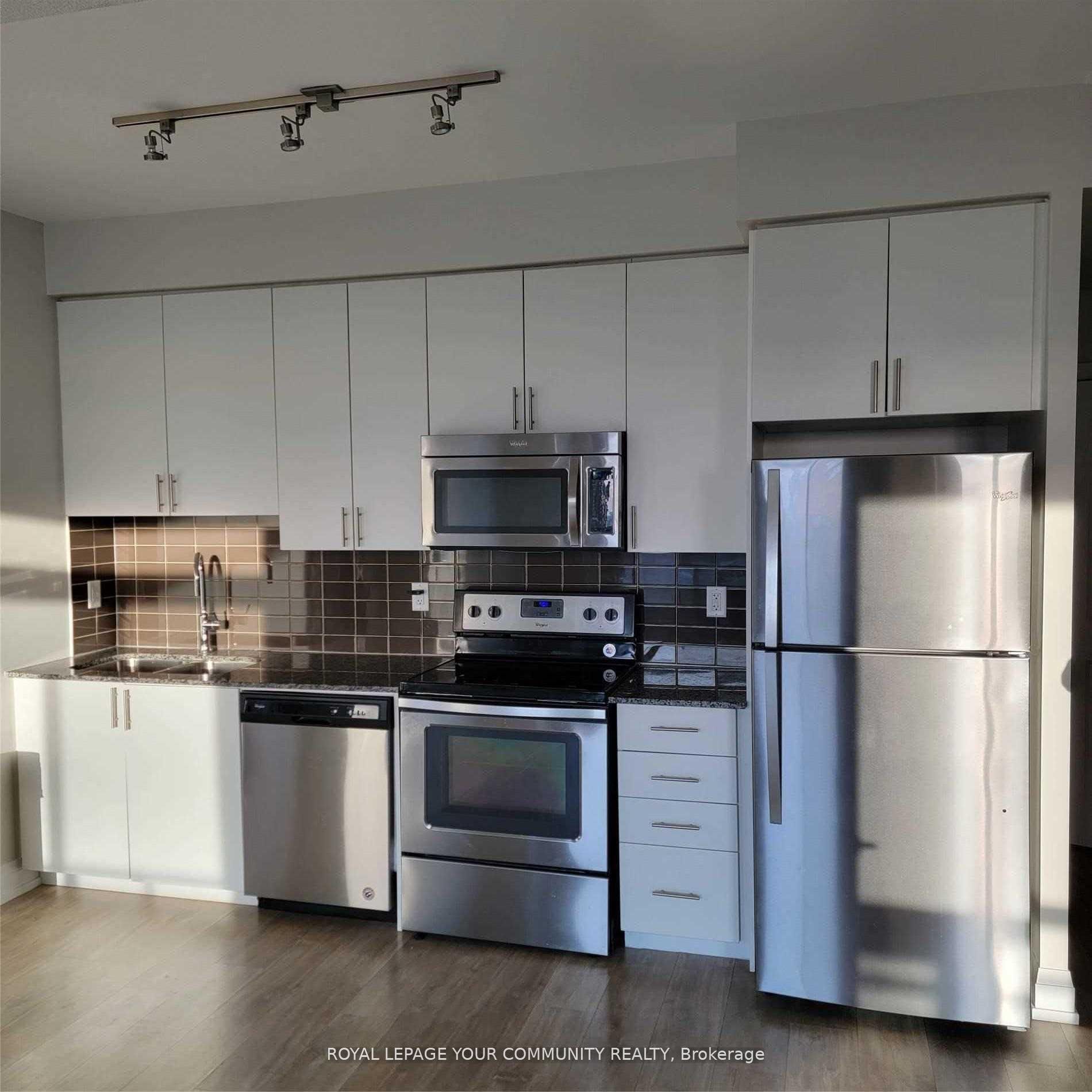 7890 Bathurst Street 2506 Property Photo 8