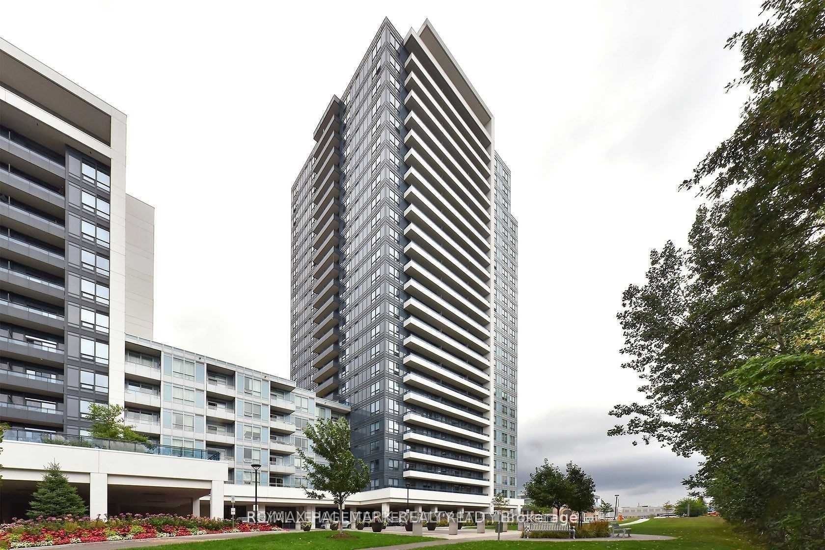 7890 Bathurst St Property Photo 1