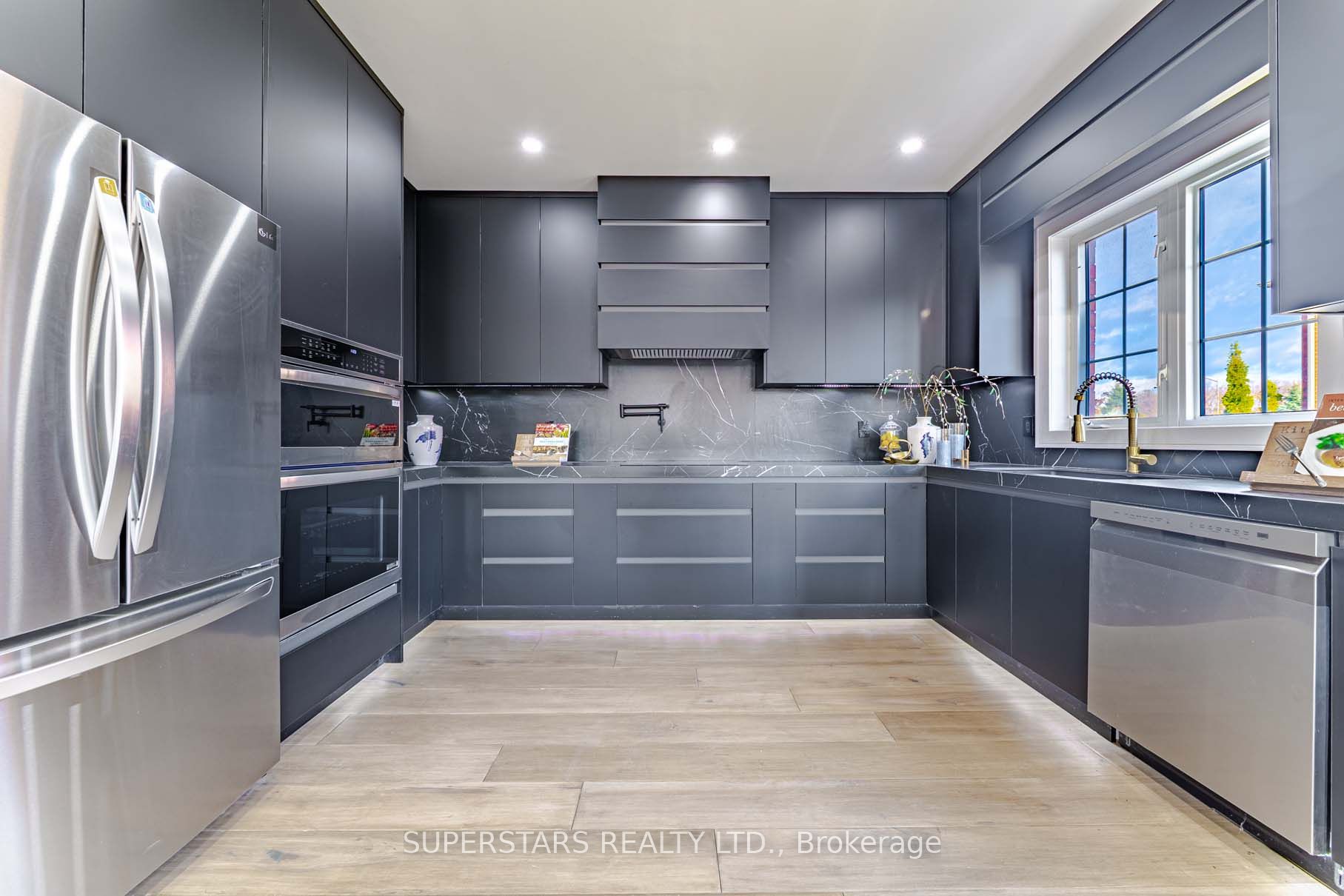 113 Riverwalk Dr Property Photo 10