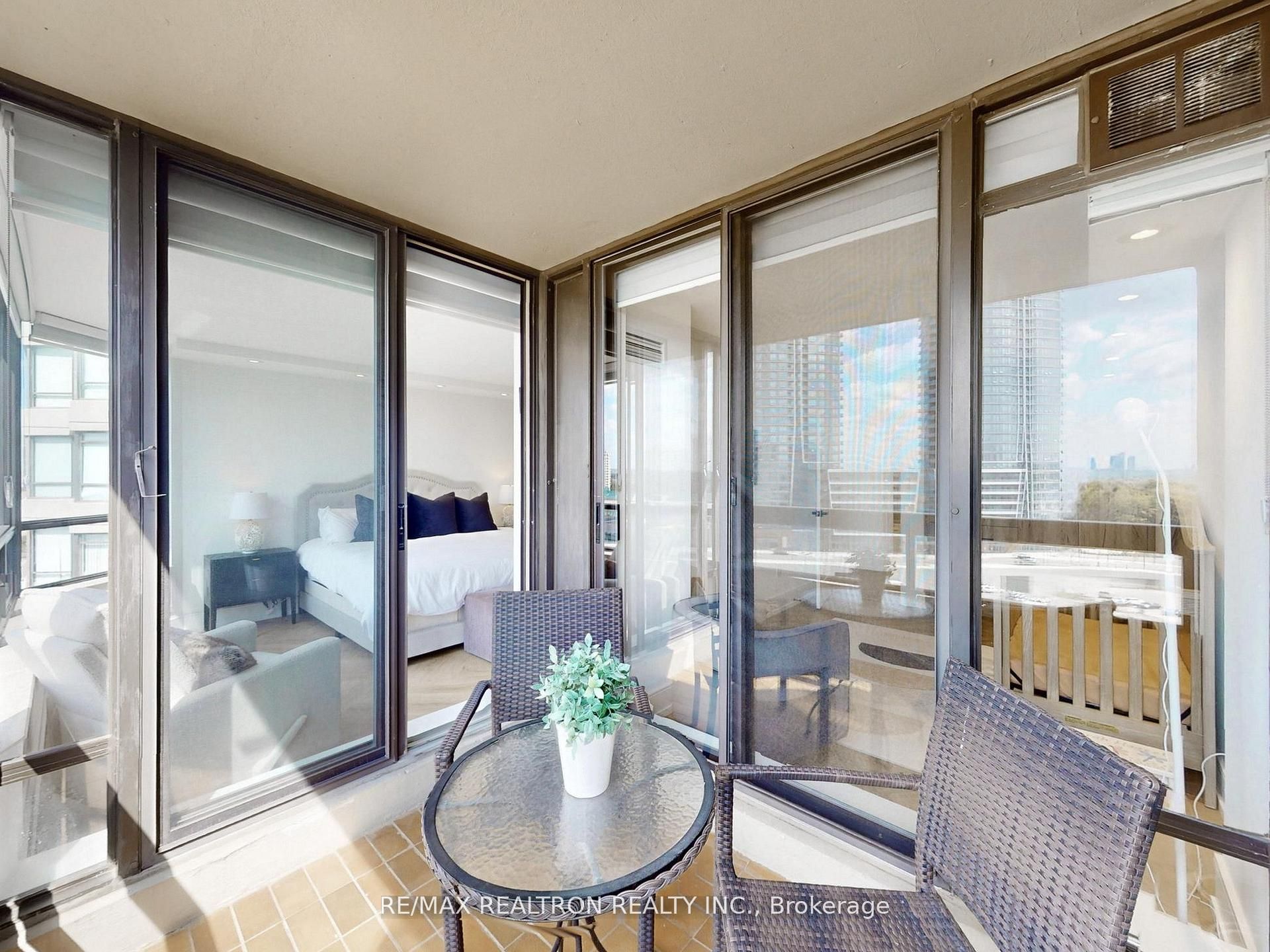 7460 Bathurst St Property Photo 25