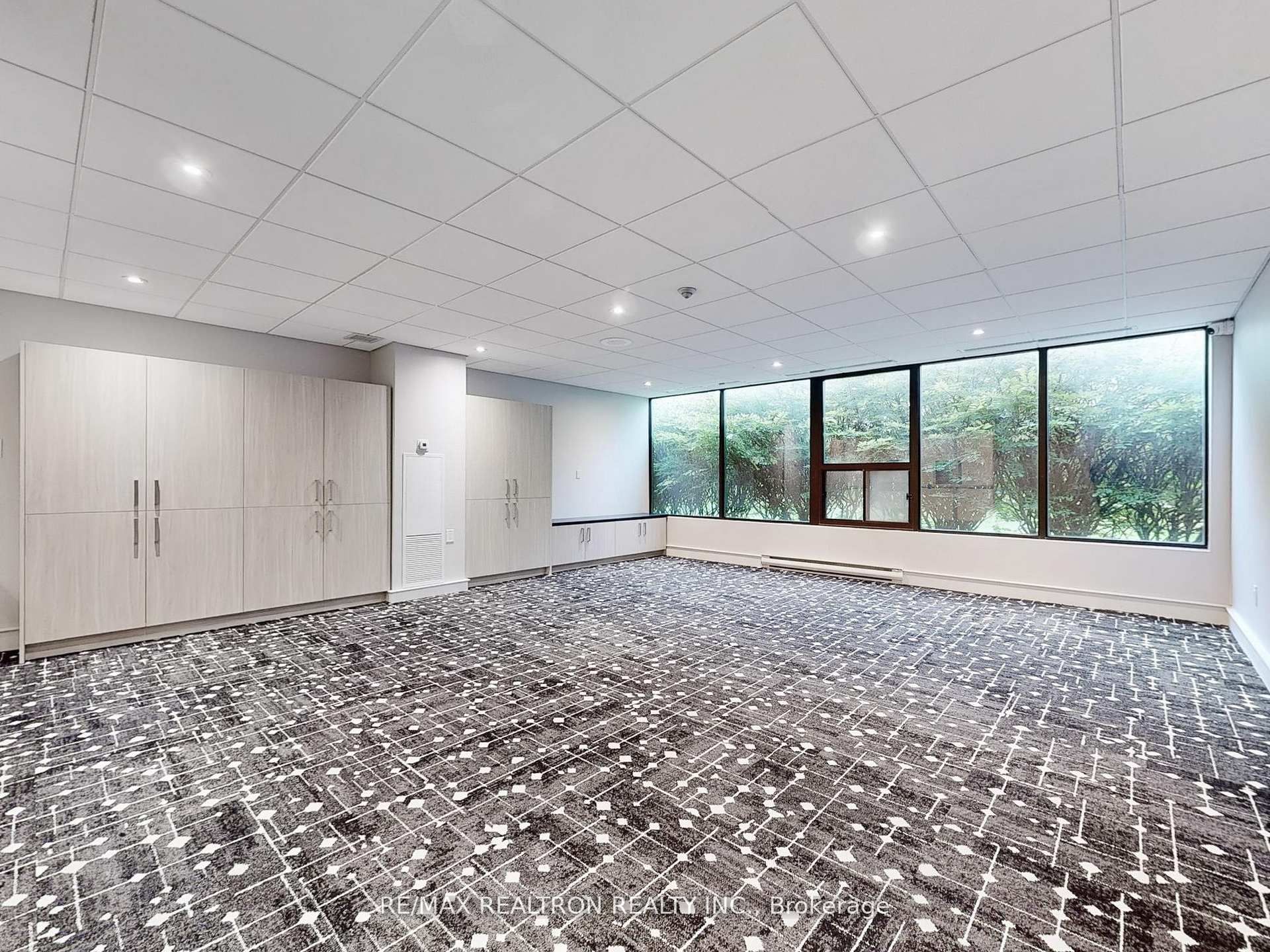 7460 Bathurst St Property Photo 30