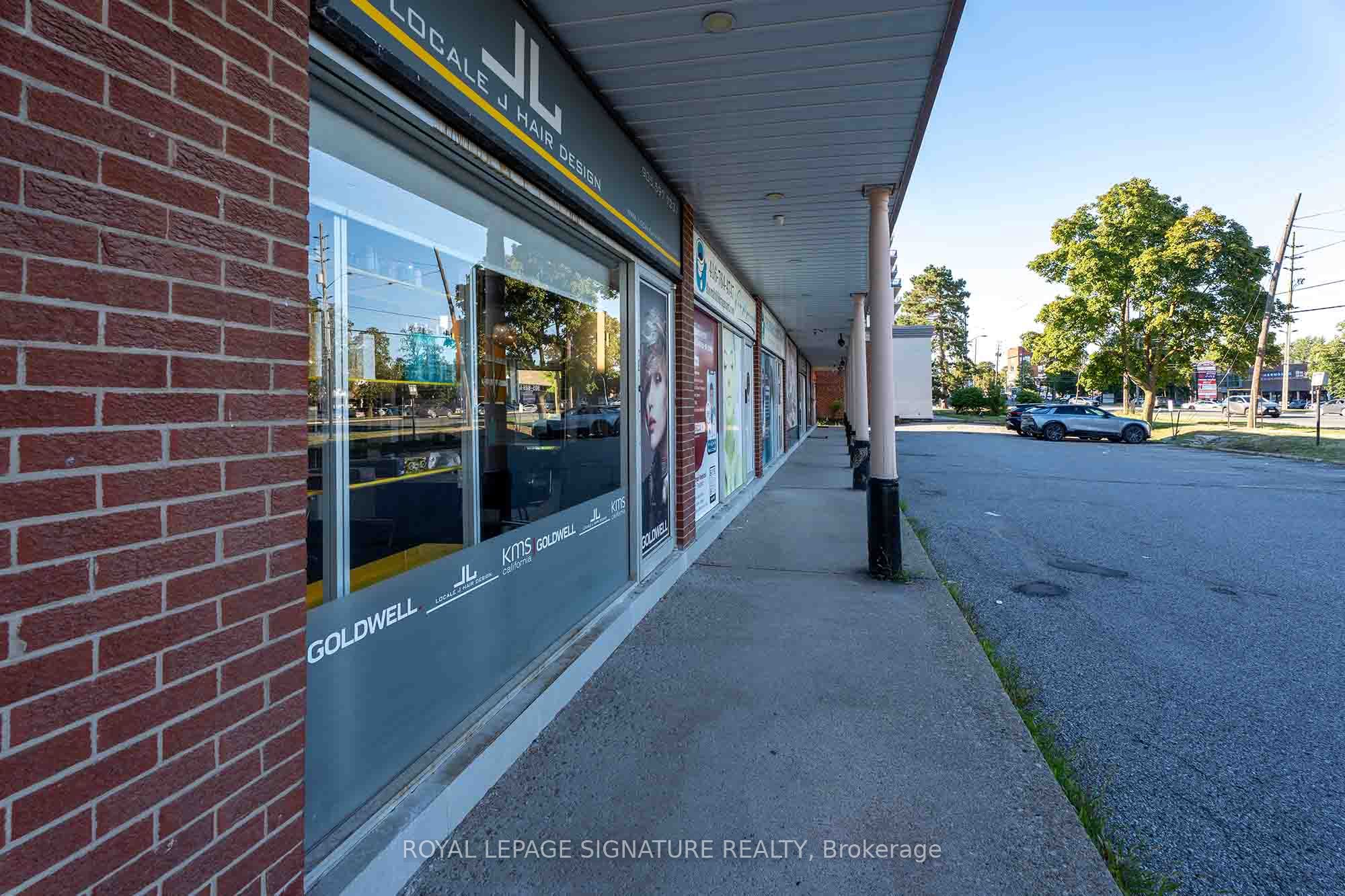 8108 Yonge St Property Photo 3