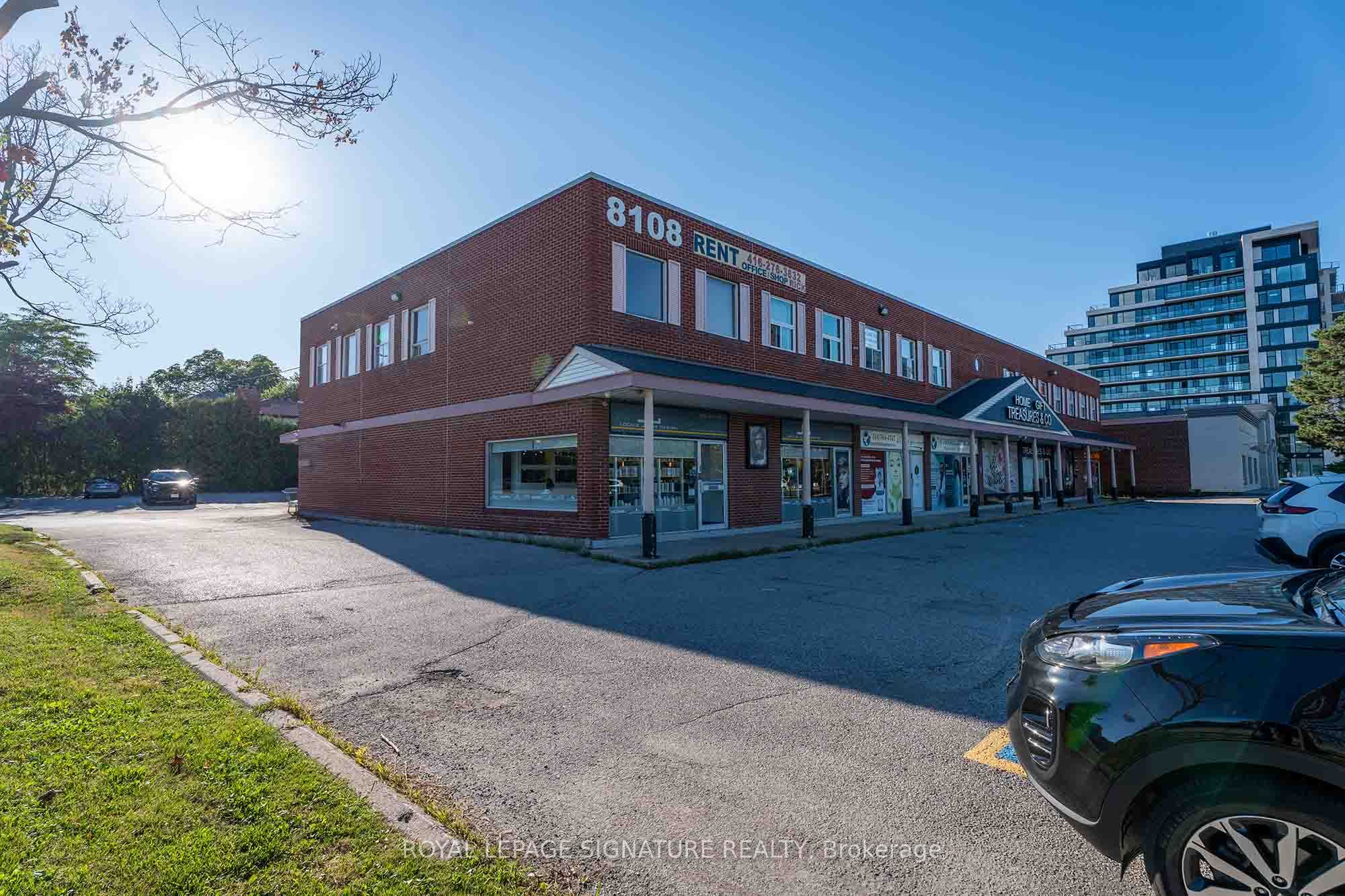 8108 Yonge St Property Photo 5