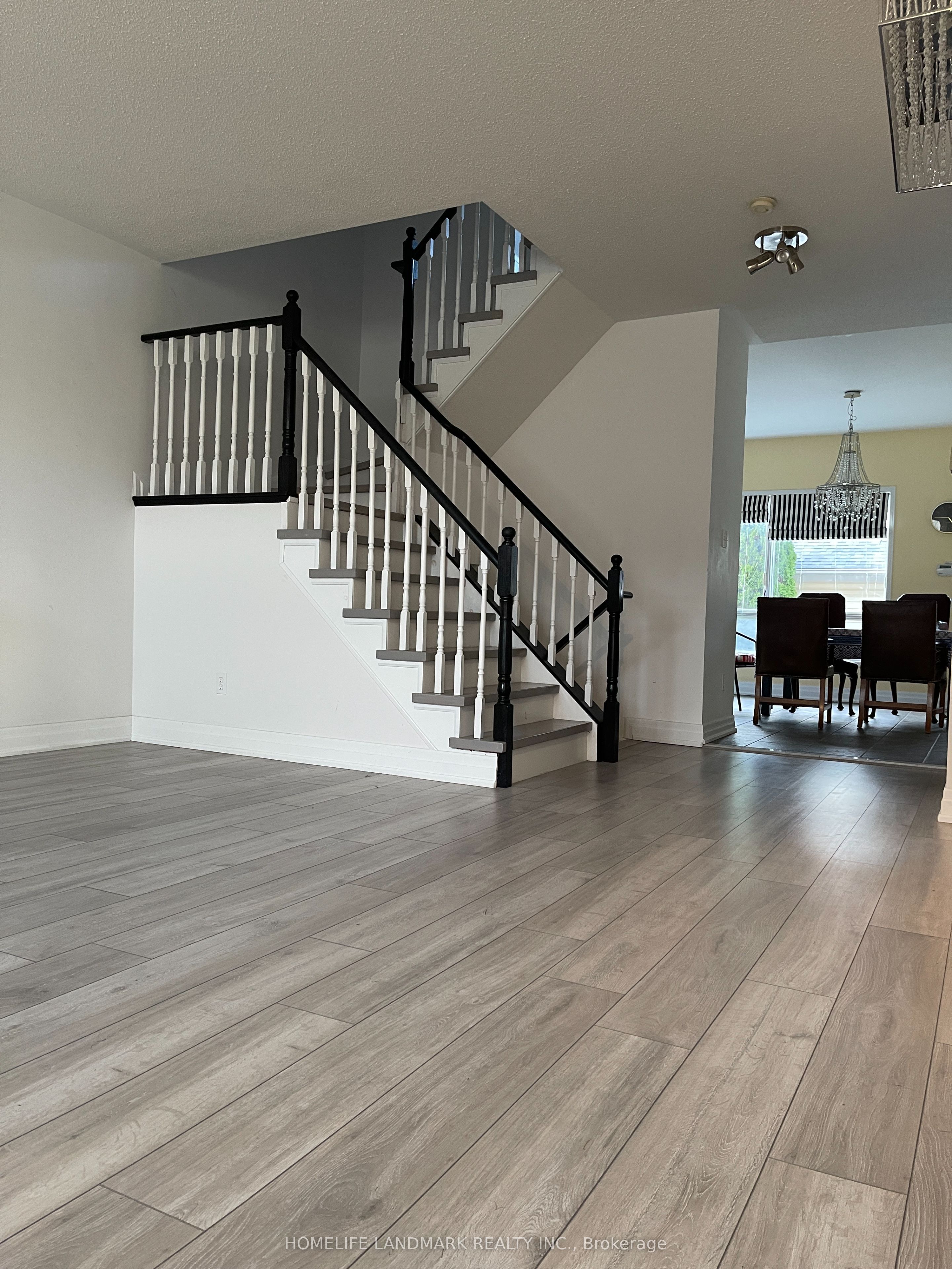 74 Bassett Ave Property Photo 2