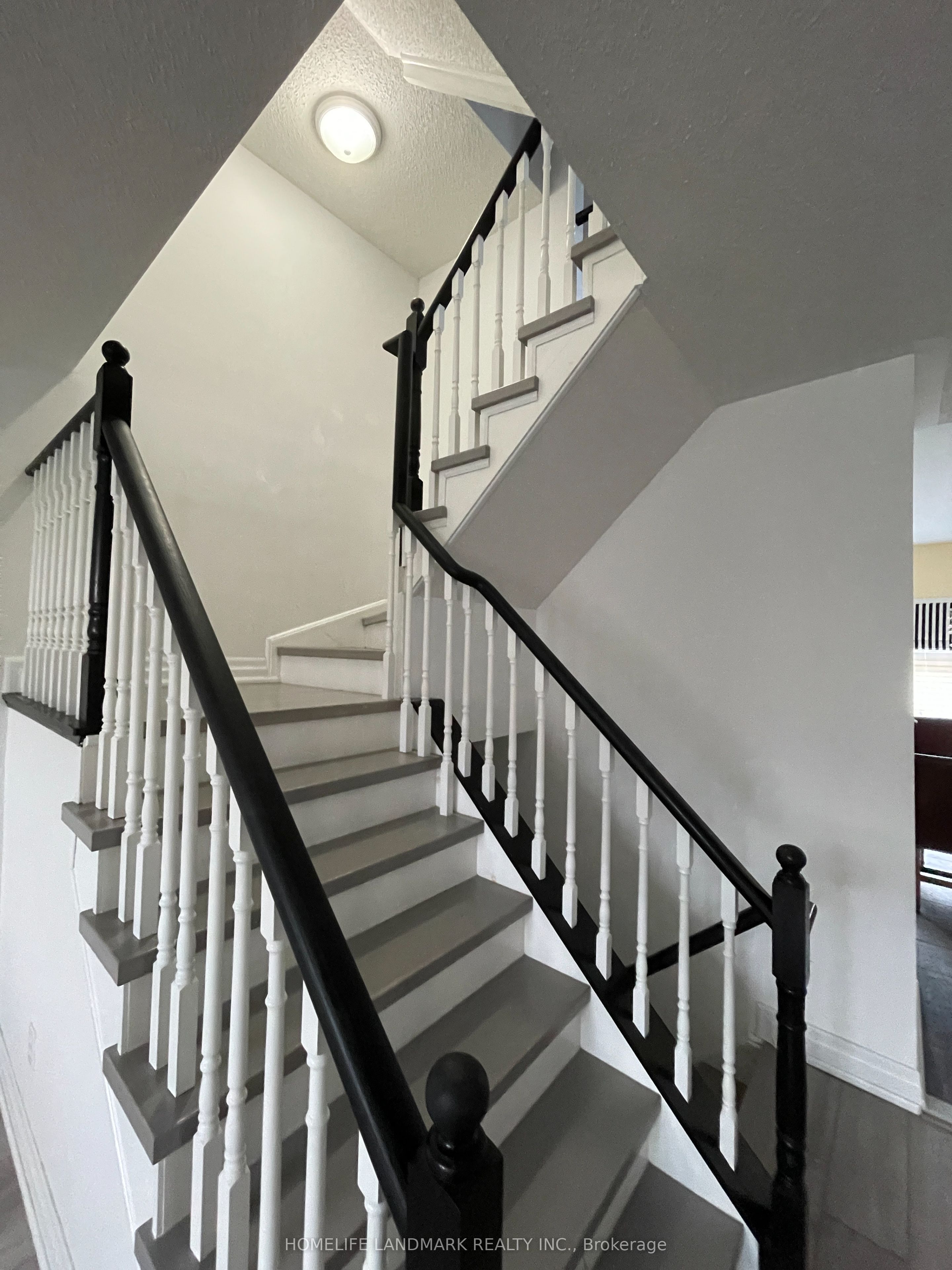 74 Bassett Ave Property Photo 6