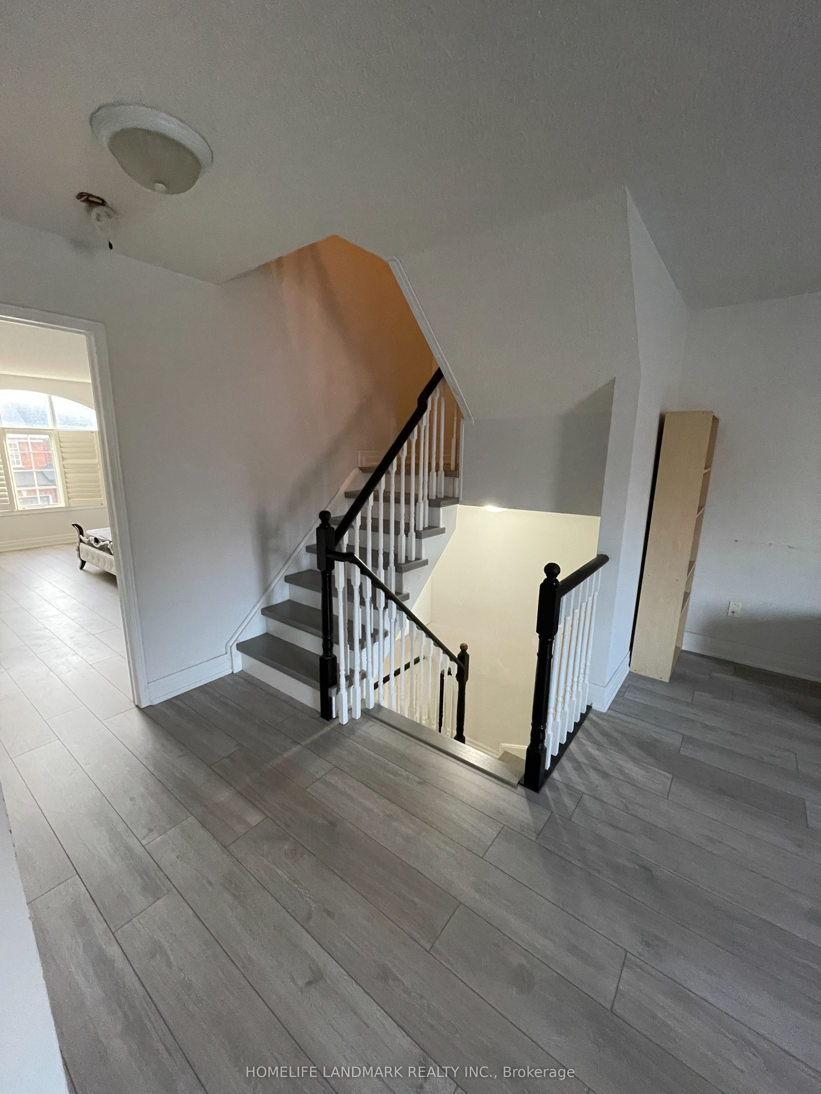 74 Bassett Ave Property Photo 7