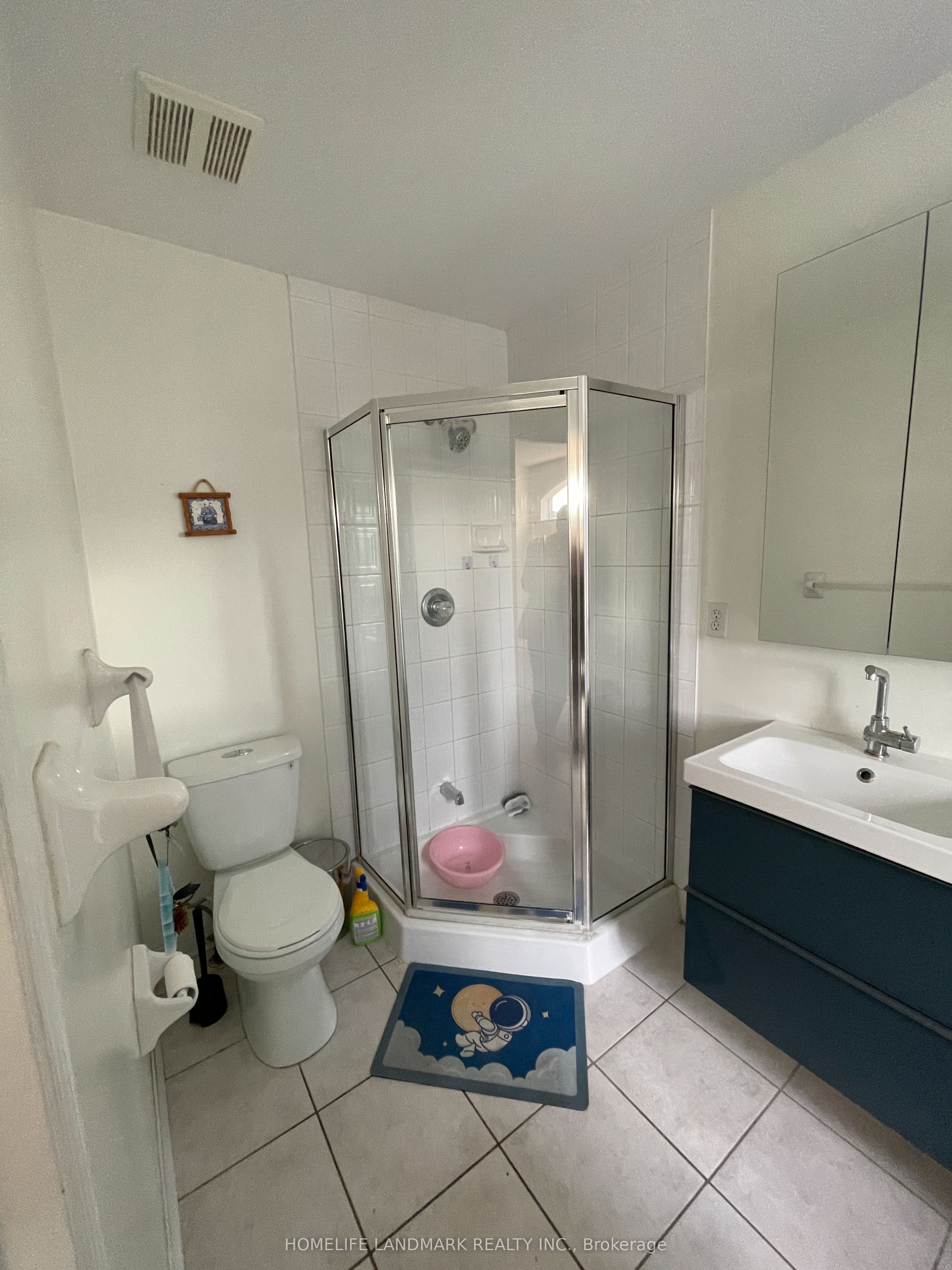 74 Bassett Ave Property Photo 10