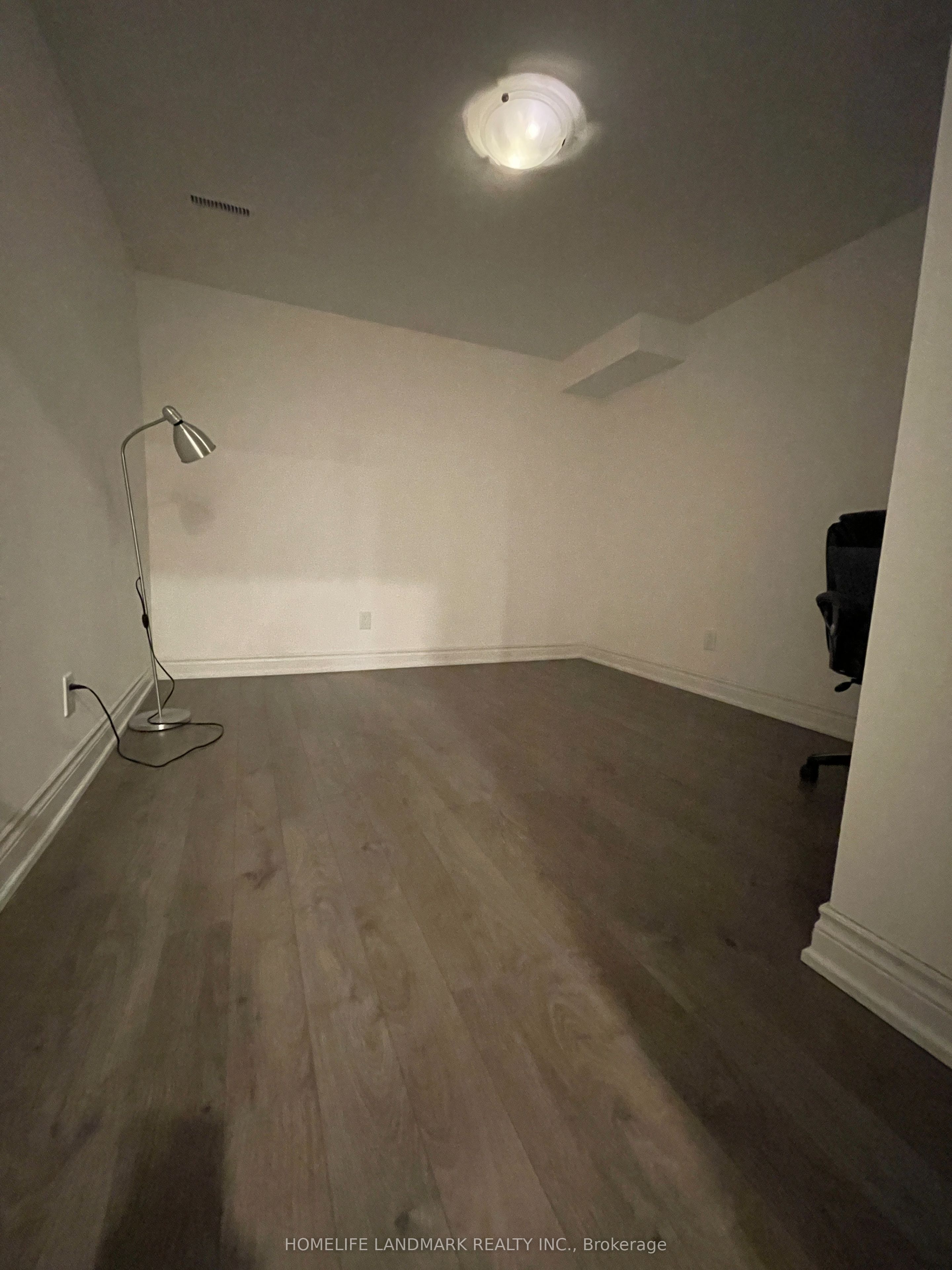 74 Bassett Ave Property Photo 17