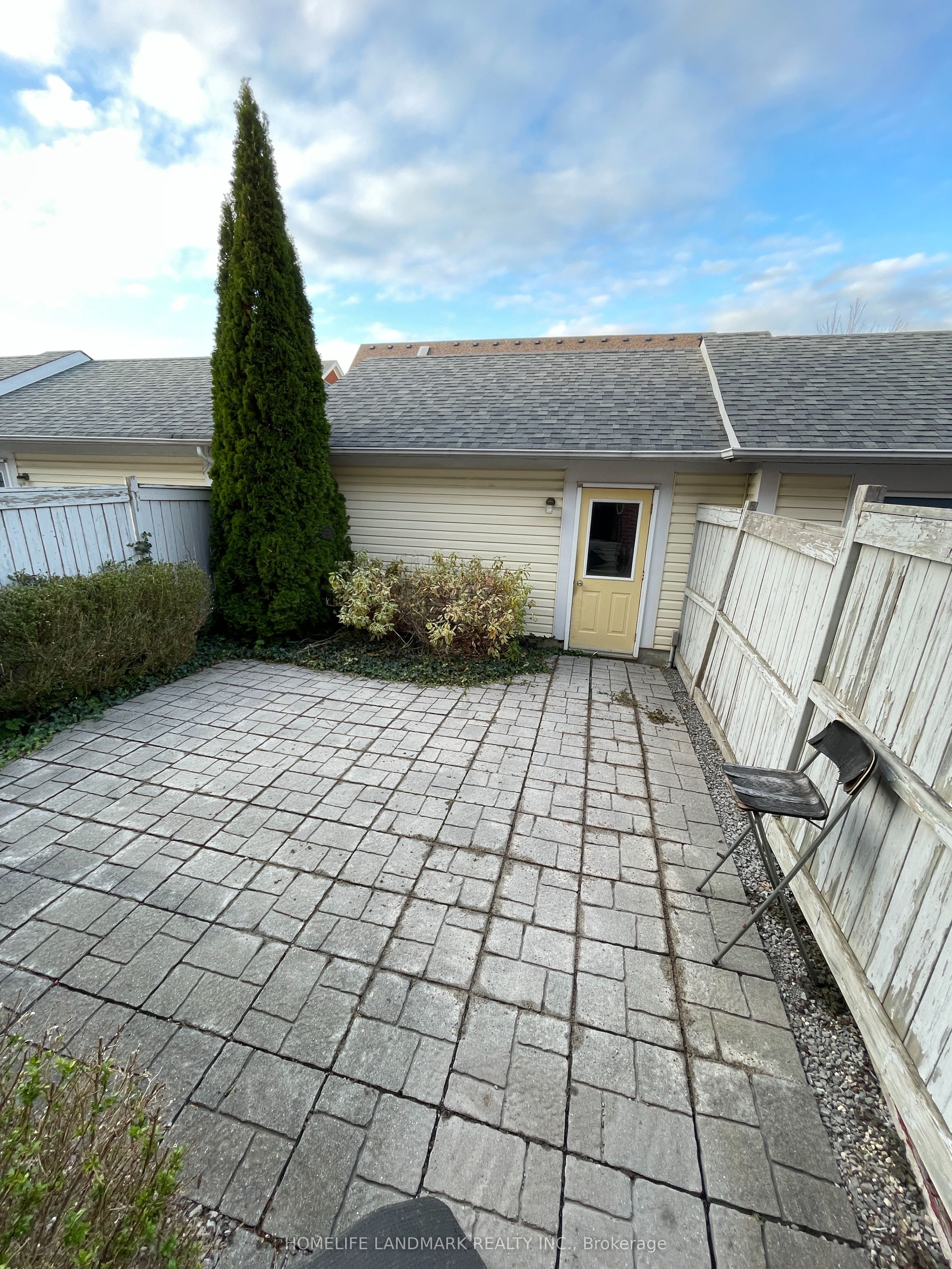 74 Bassett Ave Property Photo 19