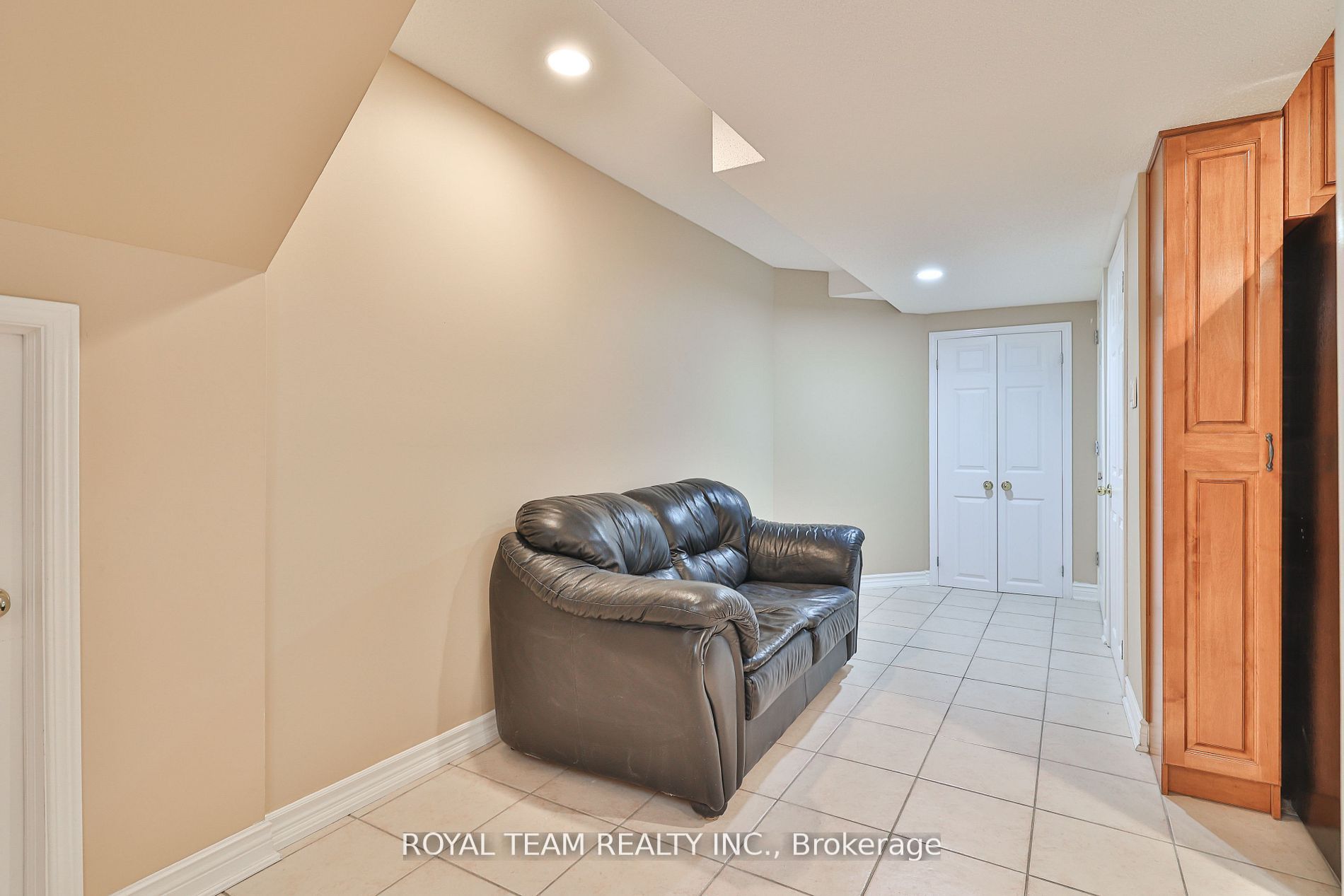 62 Kingly Crest Way Property Photo 4