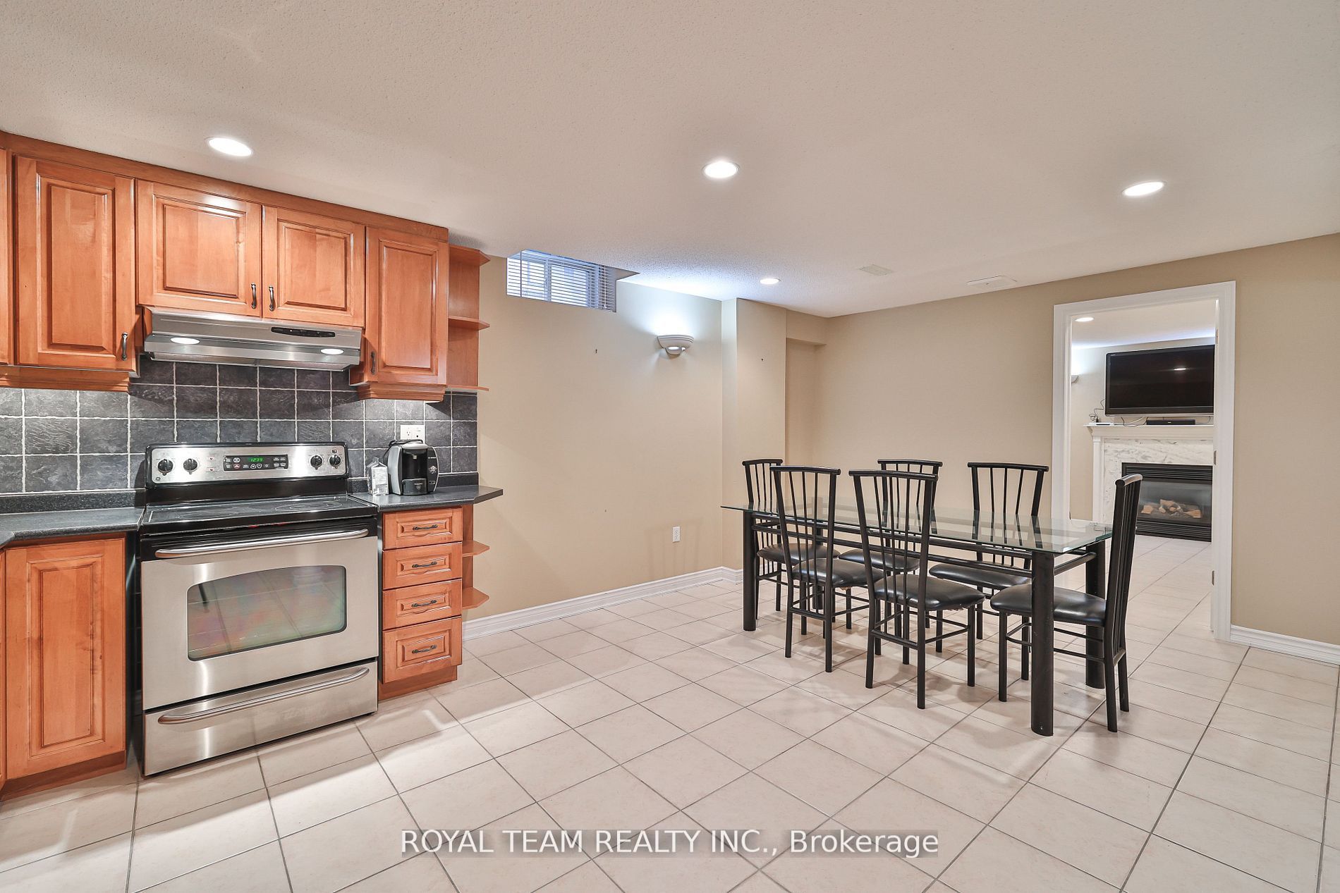 62 Kingly Crest Way Property Photo 8