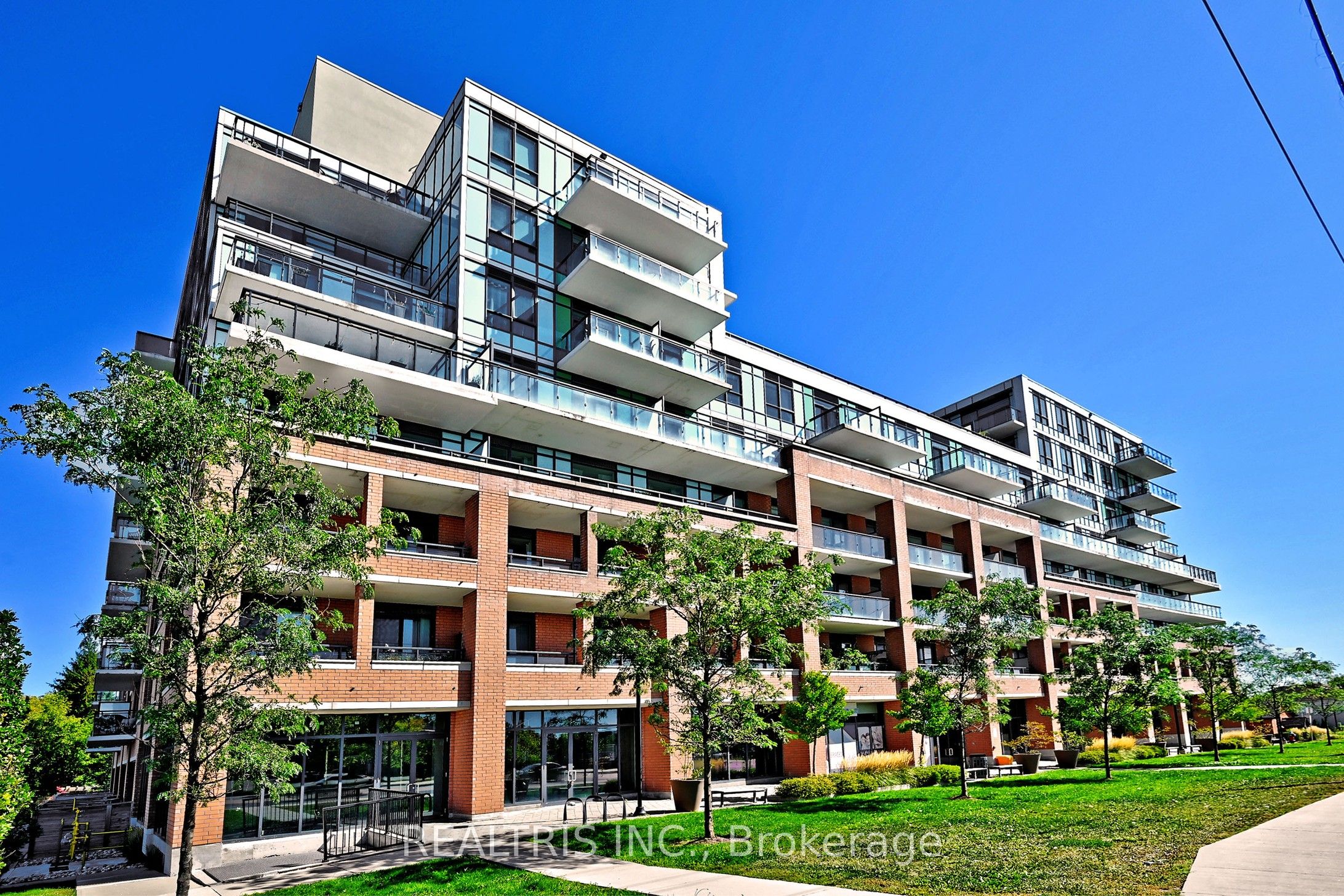 11611 Yonge St Property Photo 2