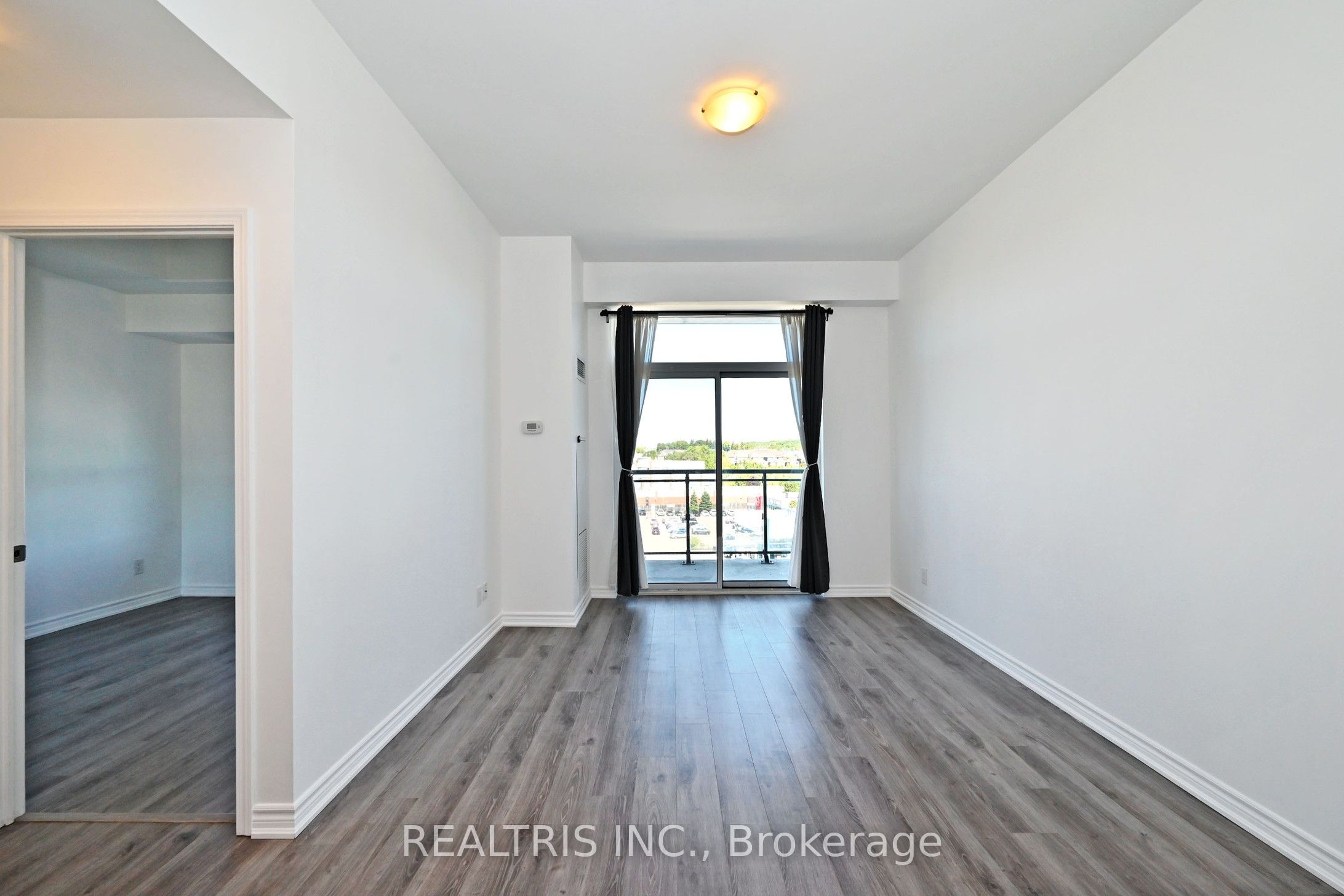 11611 Yonge St Property Photo 12