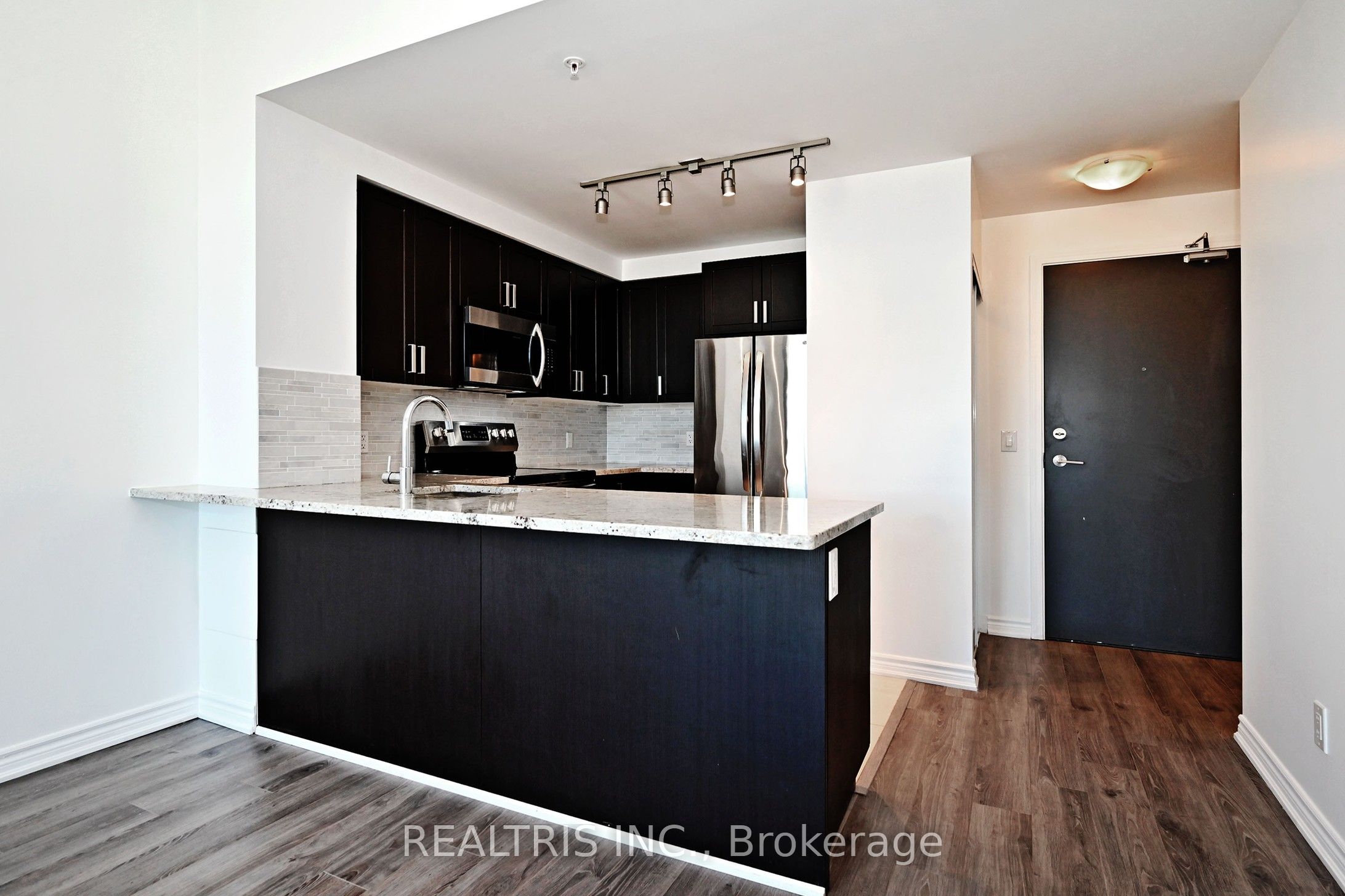 11611 Yonge St Property Photo 15