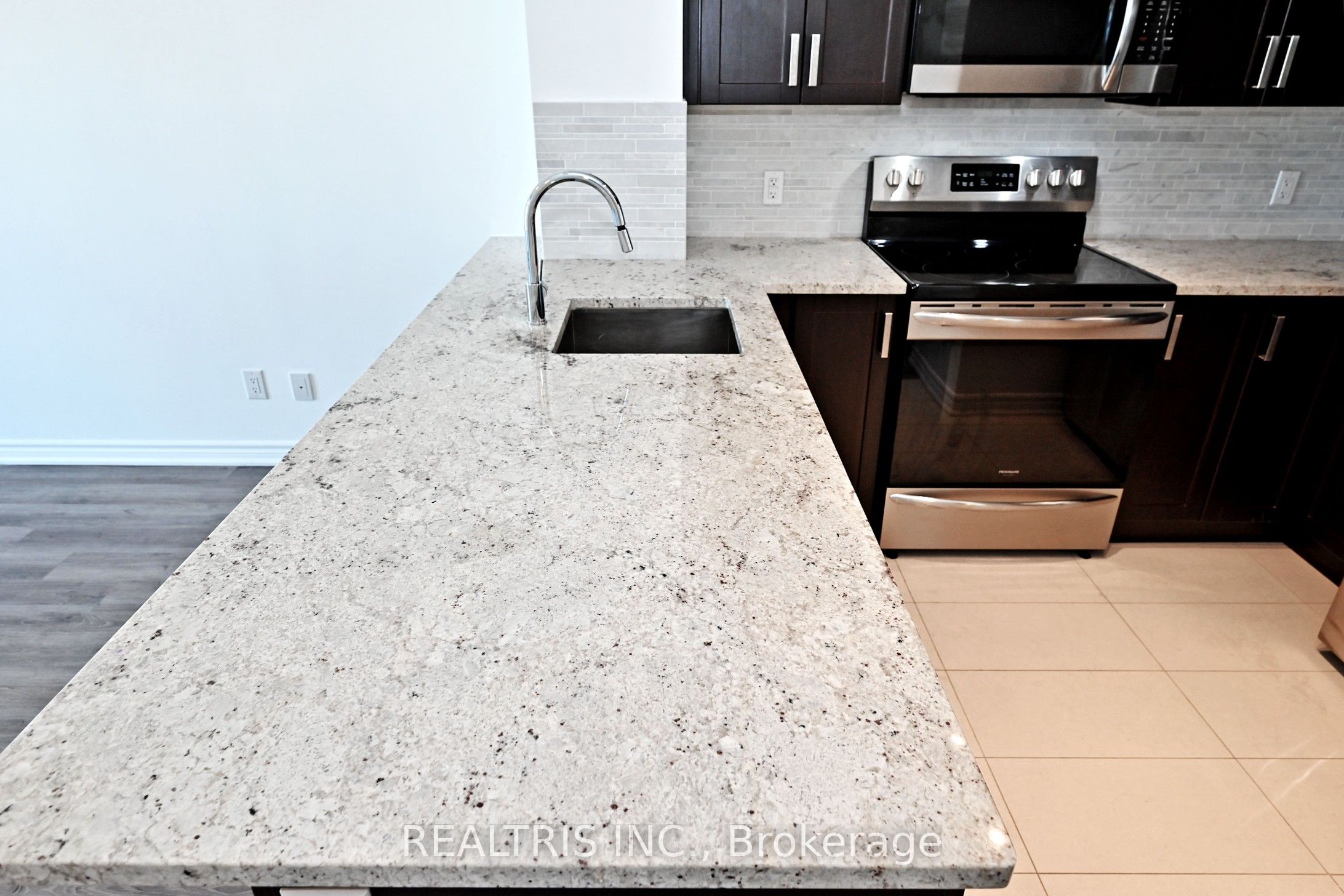 11611 Yonge St Property Photo 17