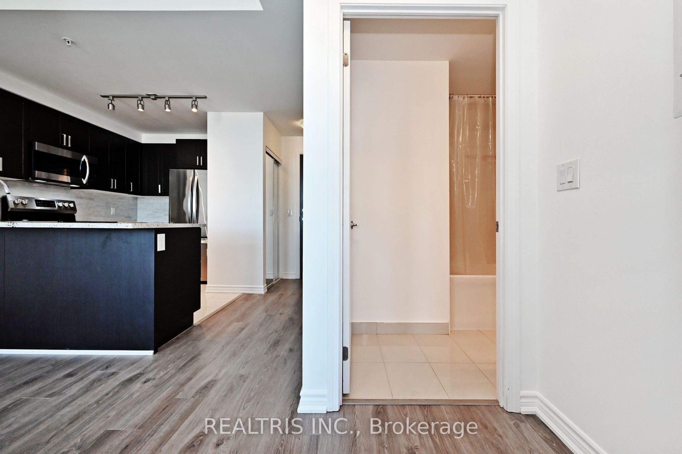 11611 Yonge St Property Photo 24