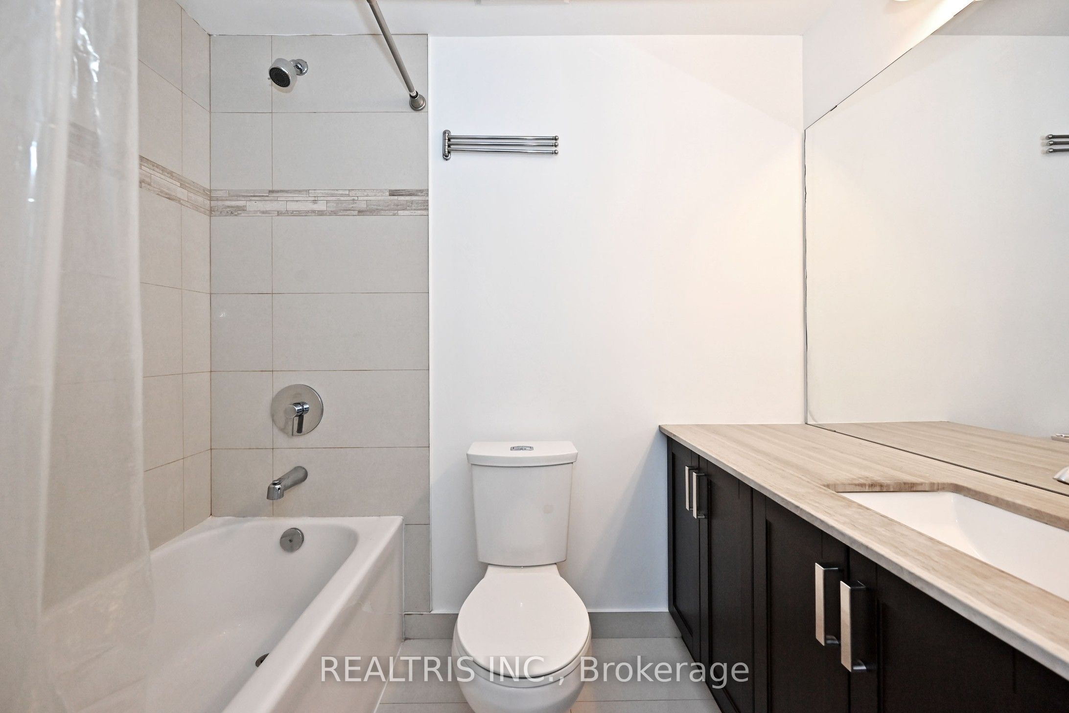11611 Yonge St Property Photo 25