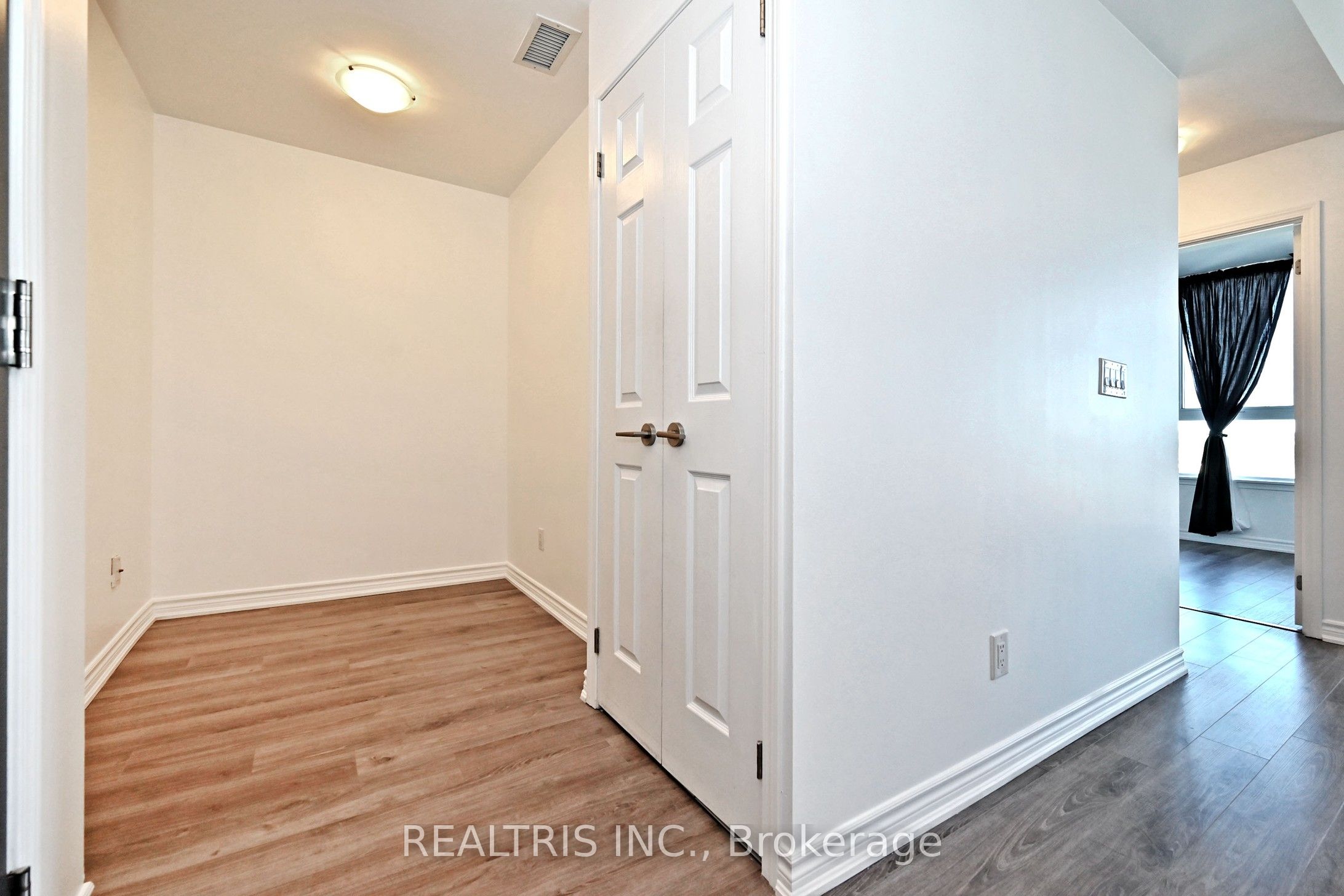 11611 Yonge St Property Photo 27