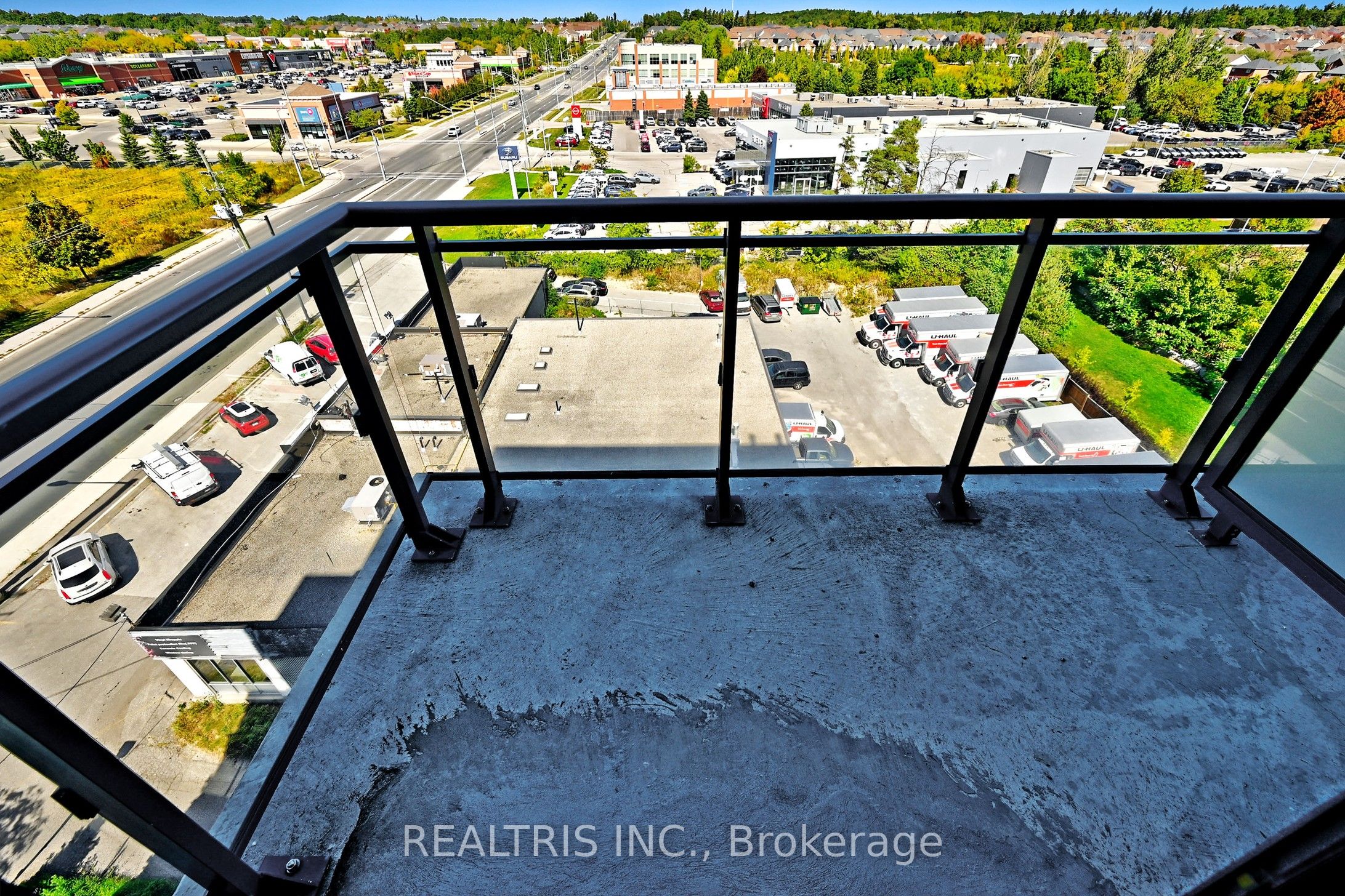 11611 Yonge St Property Photo 31