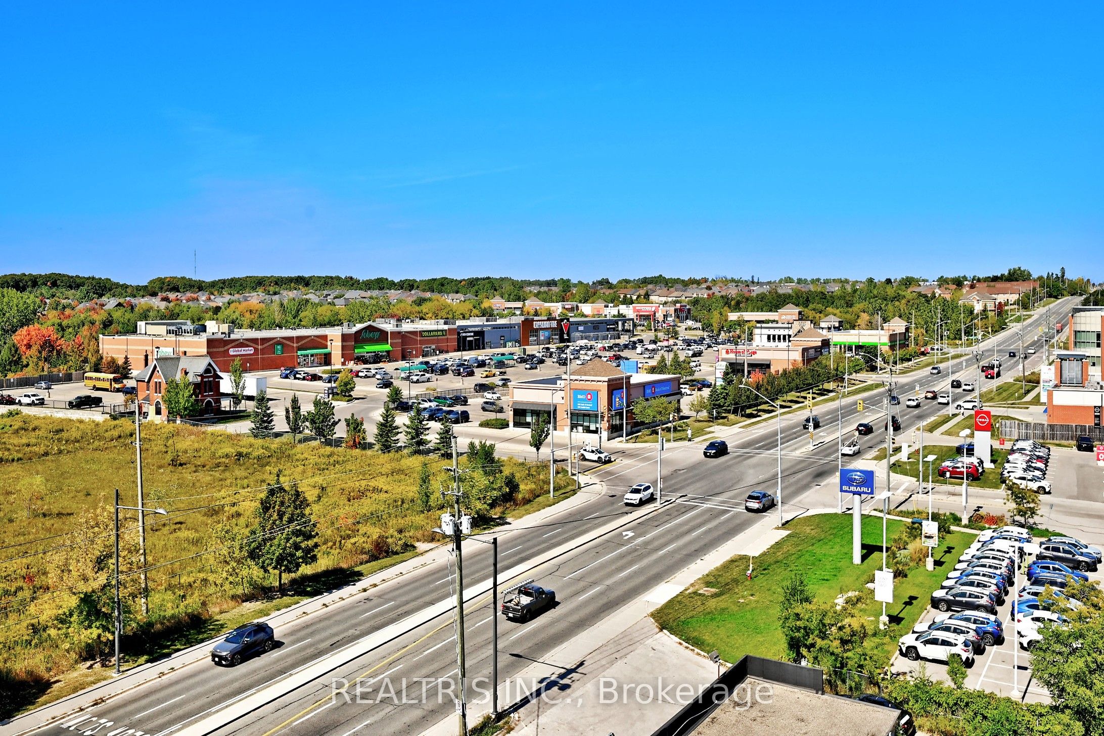 11611 Yonge St Property Photo 33