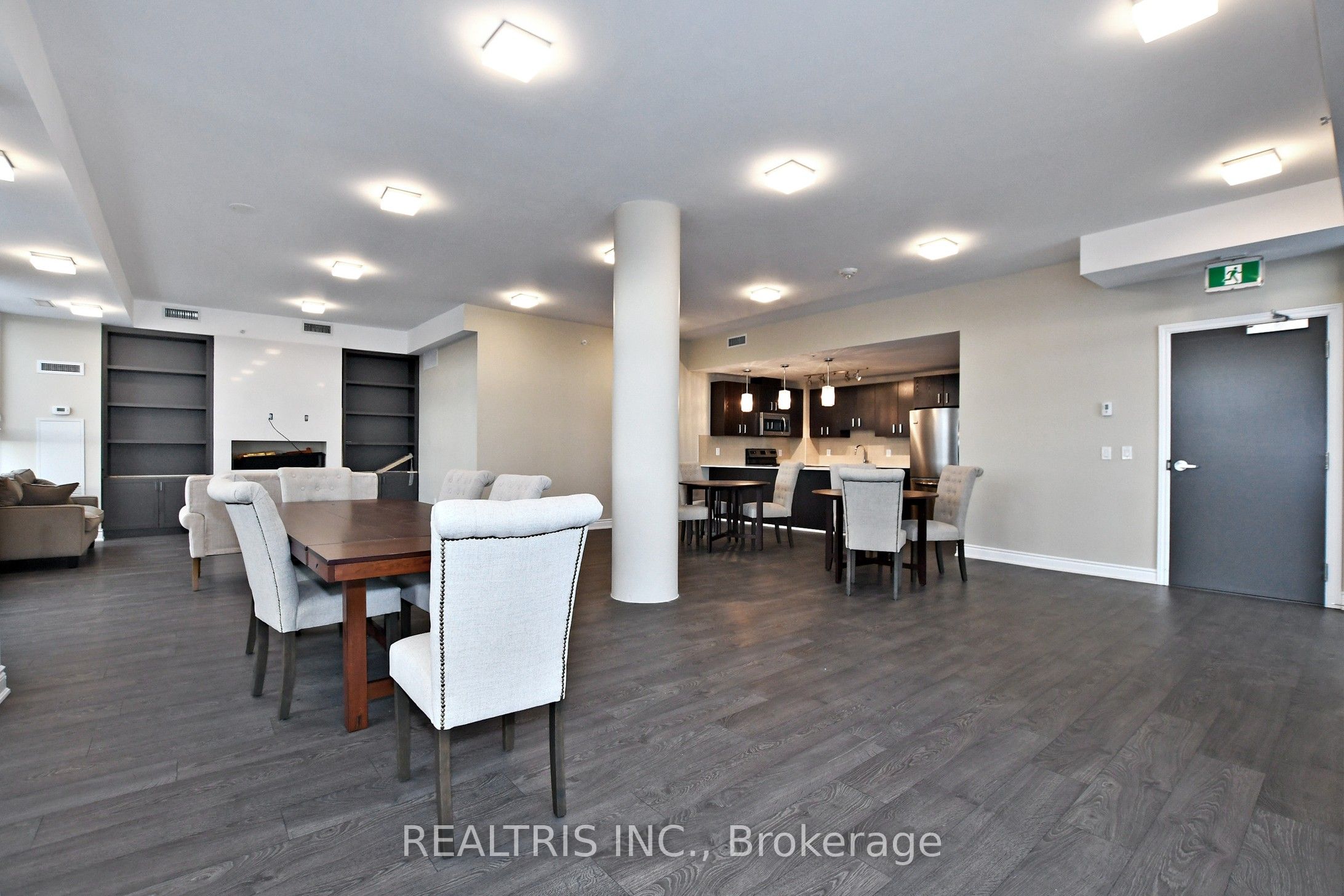 11611 Yonge St Property Photo 34