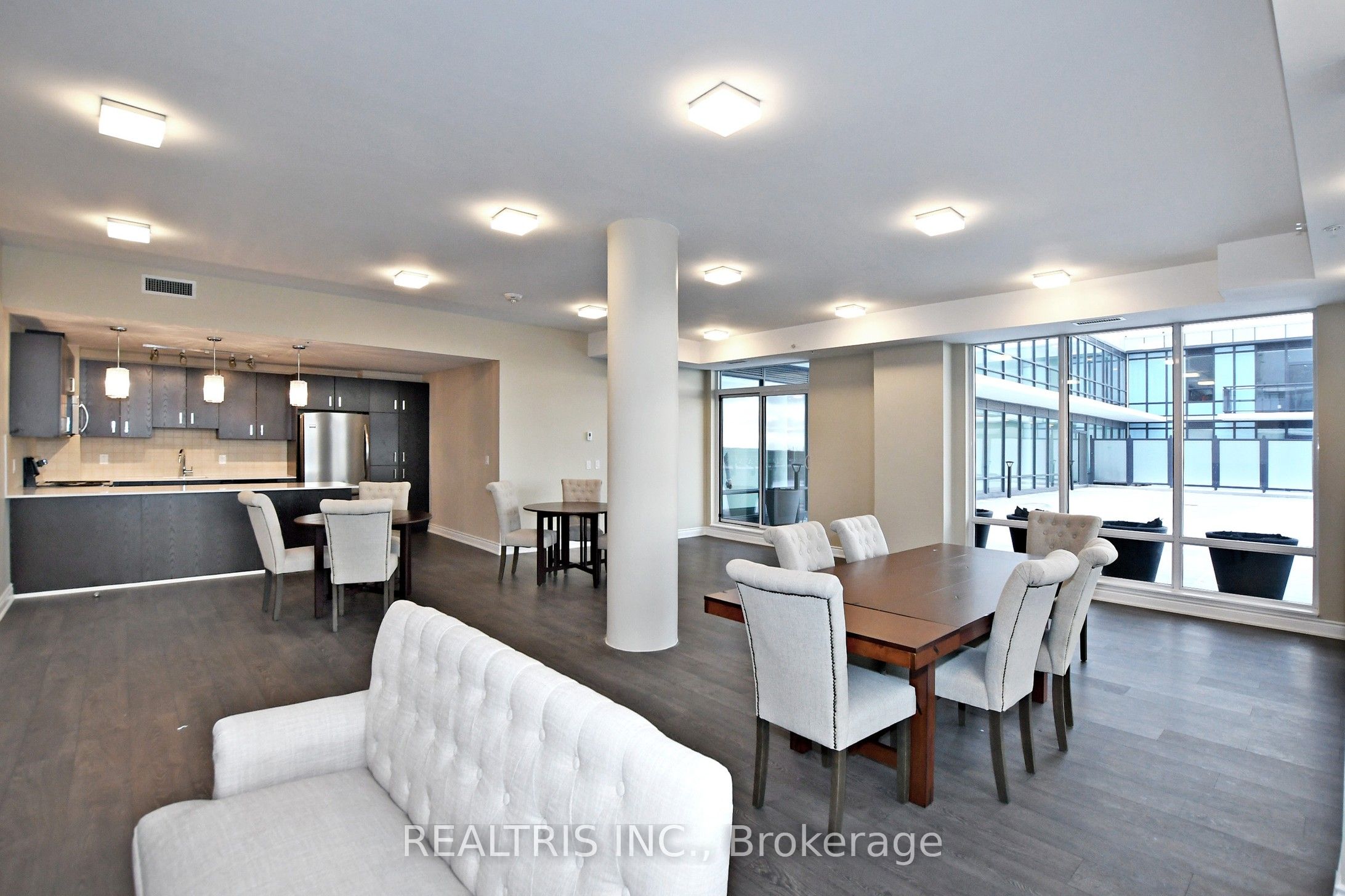 11611 Yonge St Property Photo 35