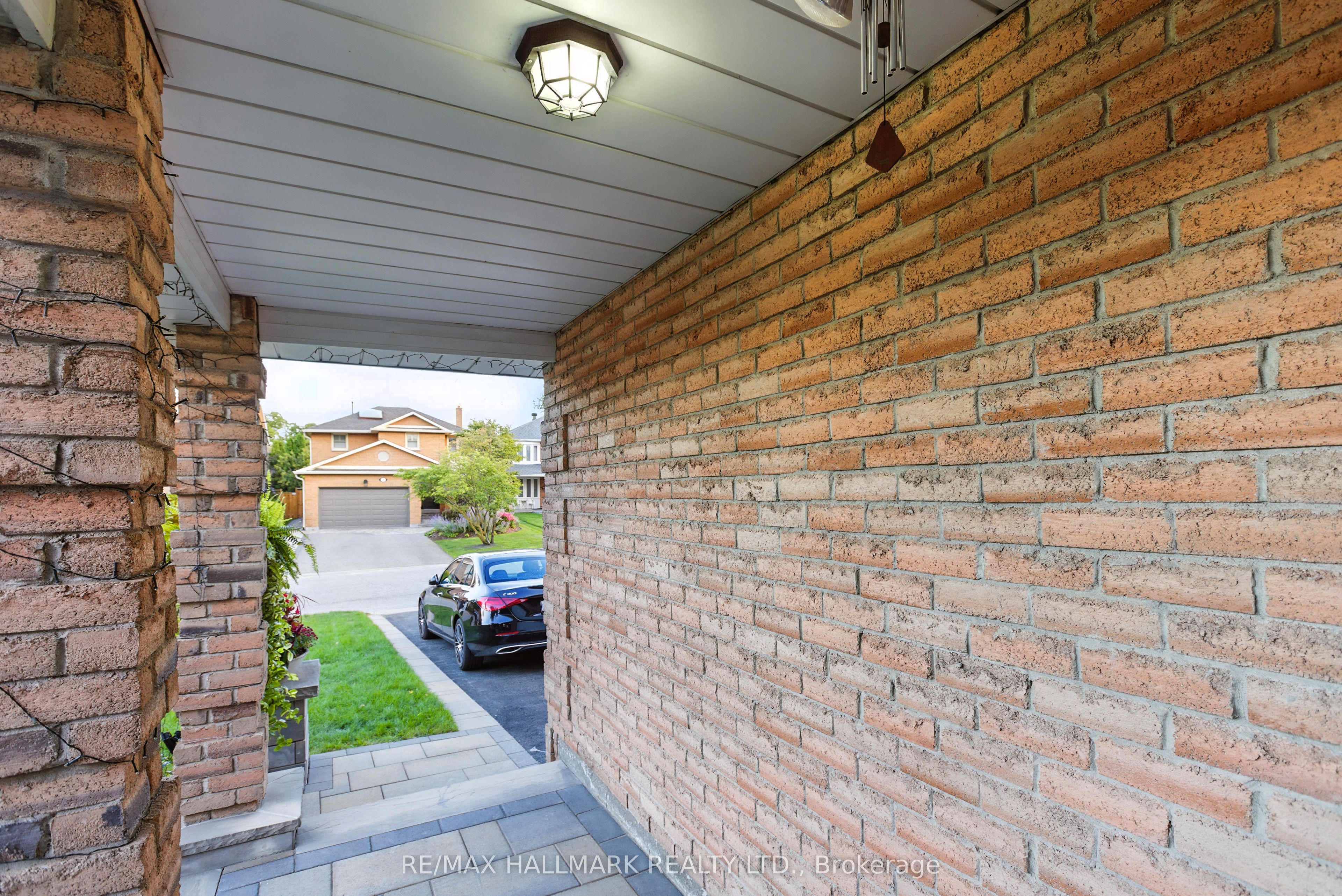 100 Eleanor Circle Property Photo 5