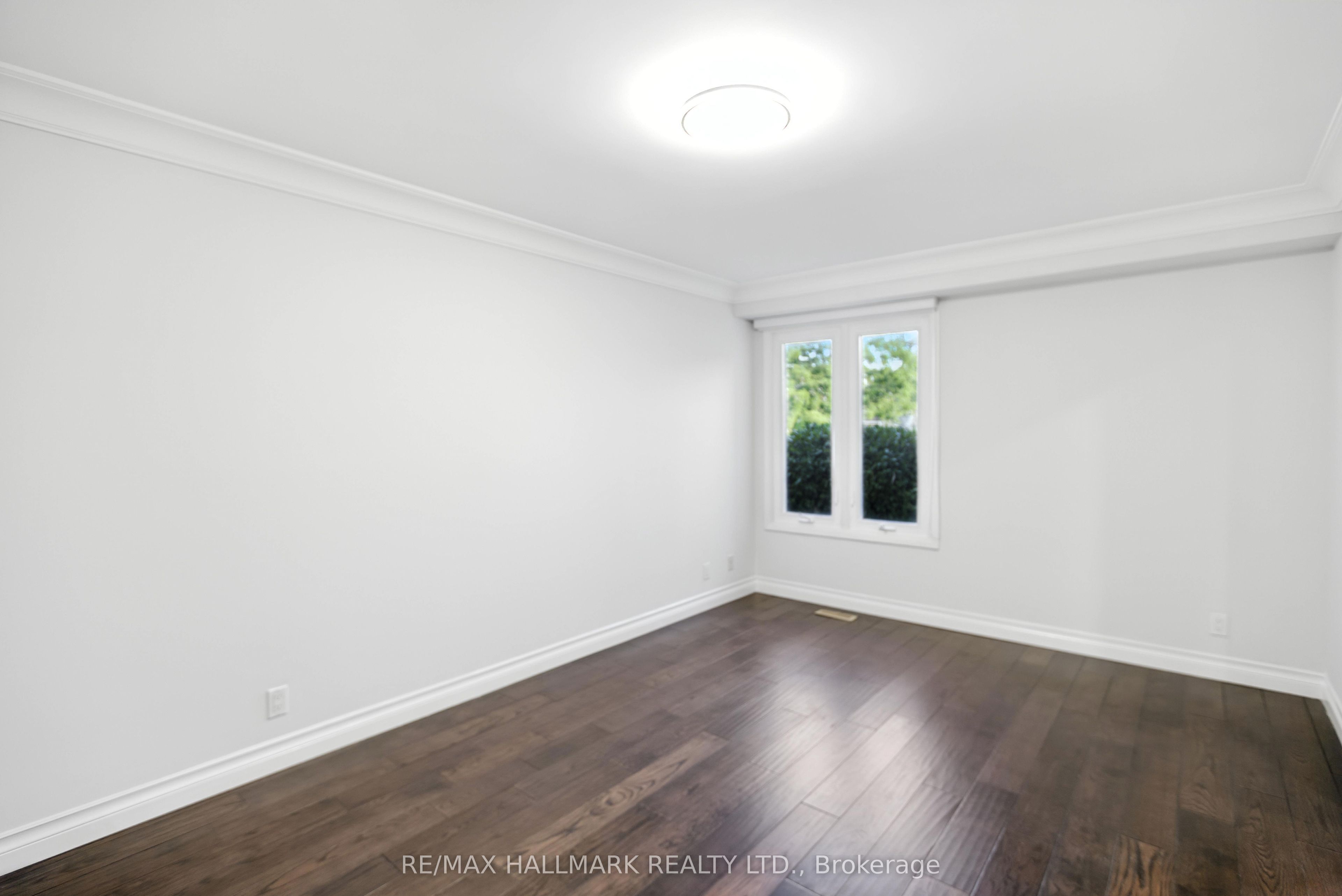 100 Eleanor Circle Property Photo 12