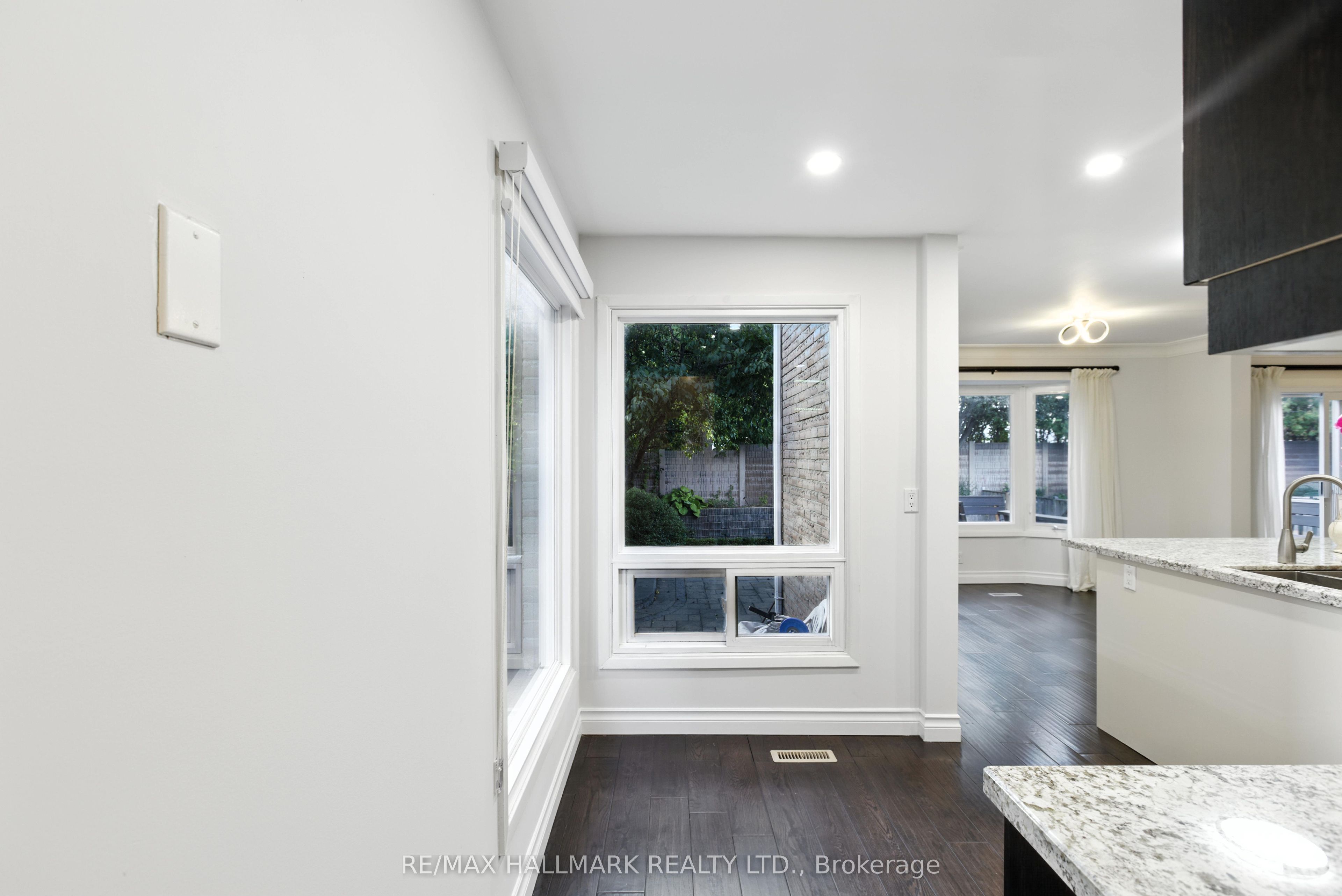 100 Eleanor Circle Property Photo 16