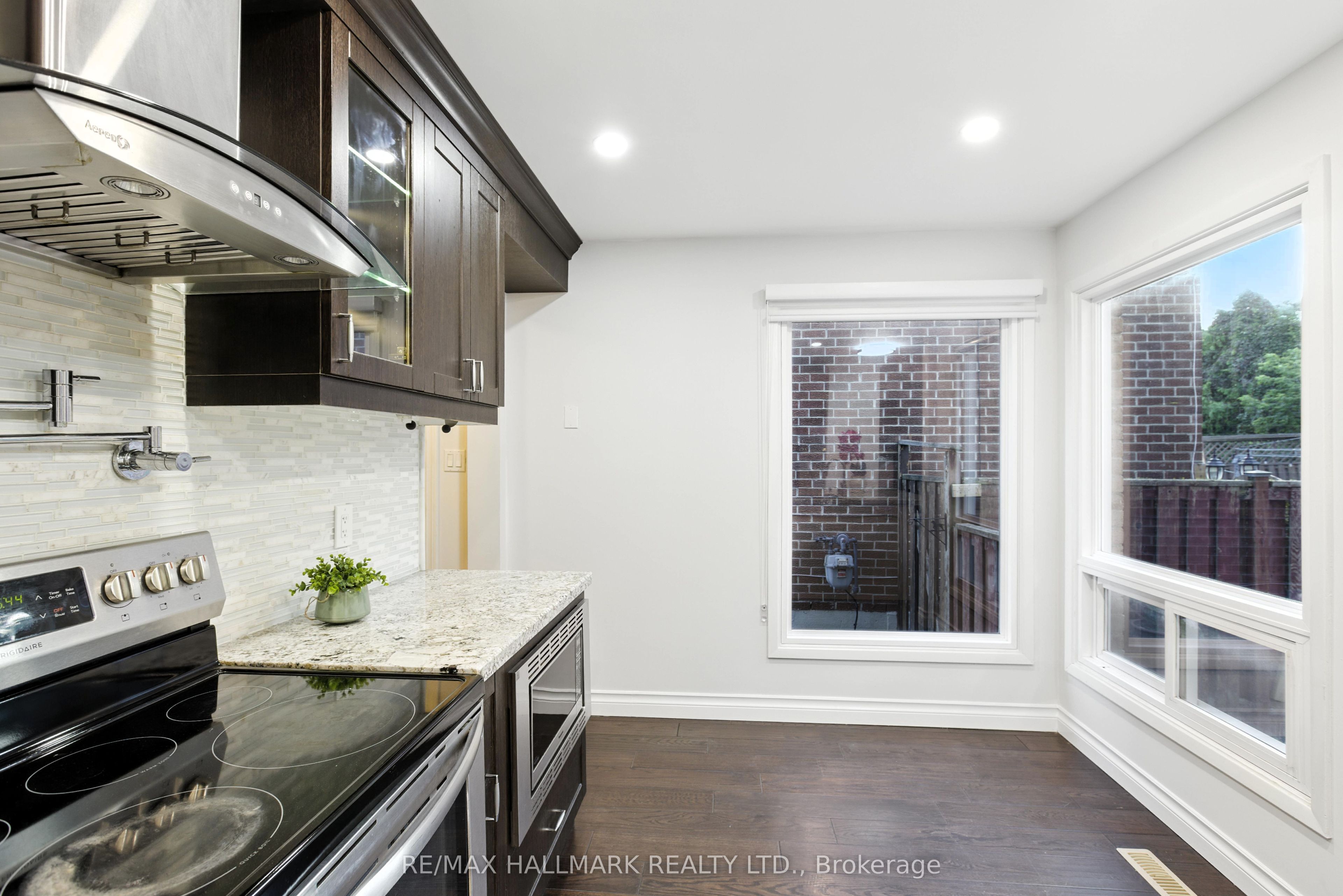 100 Eleanor Circle Property Photo 17