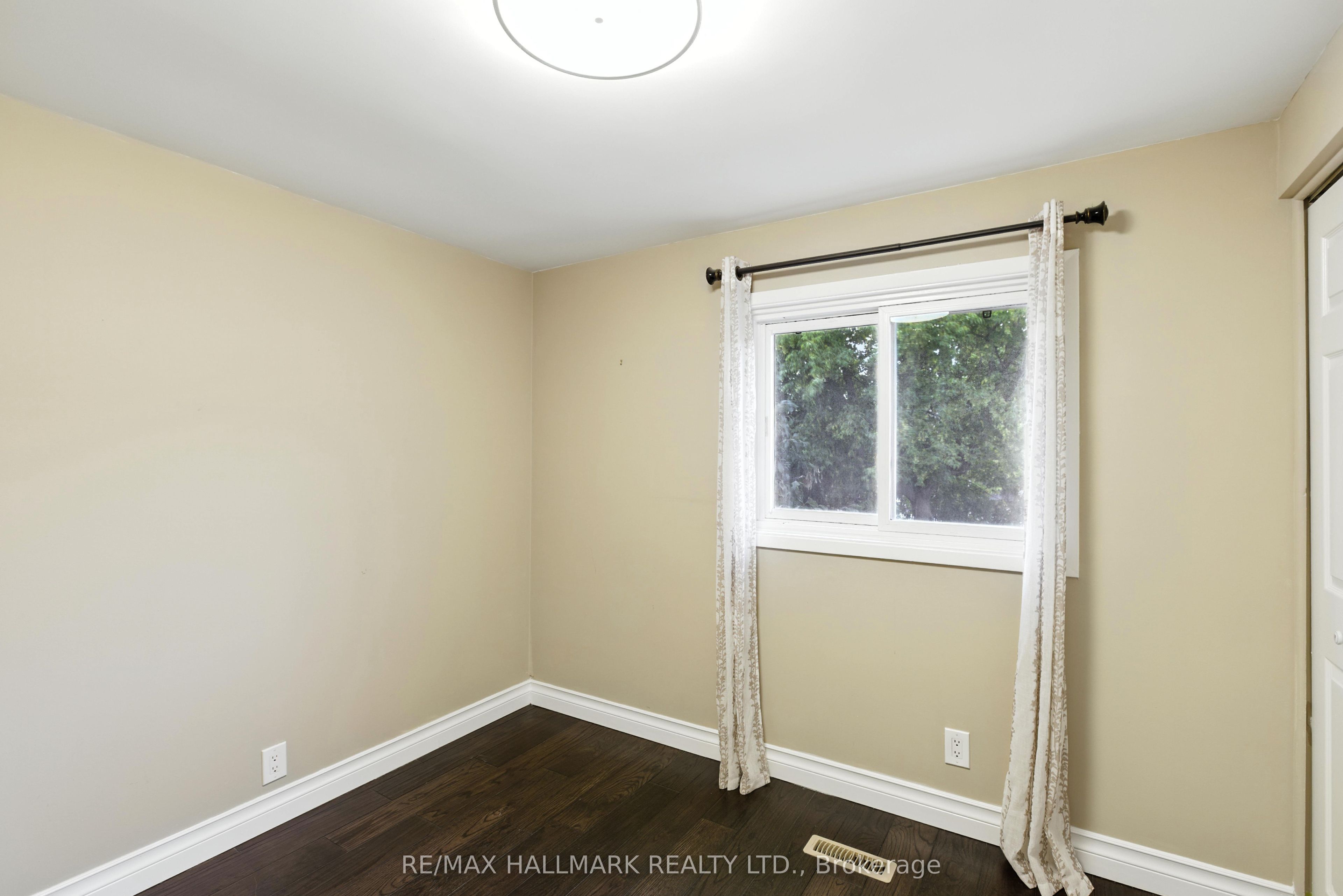 100 Eleanor Circle Property Photo 24