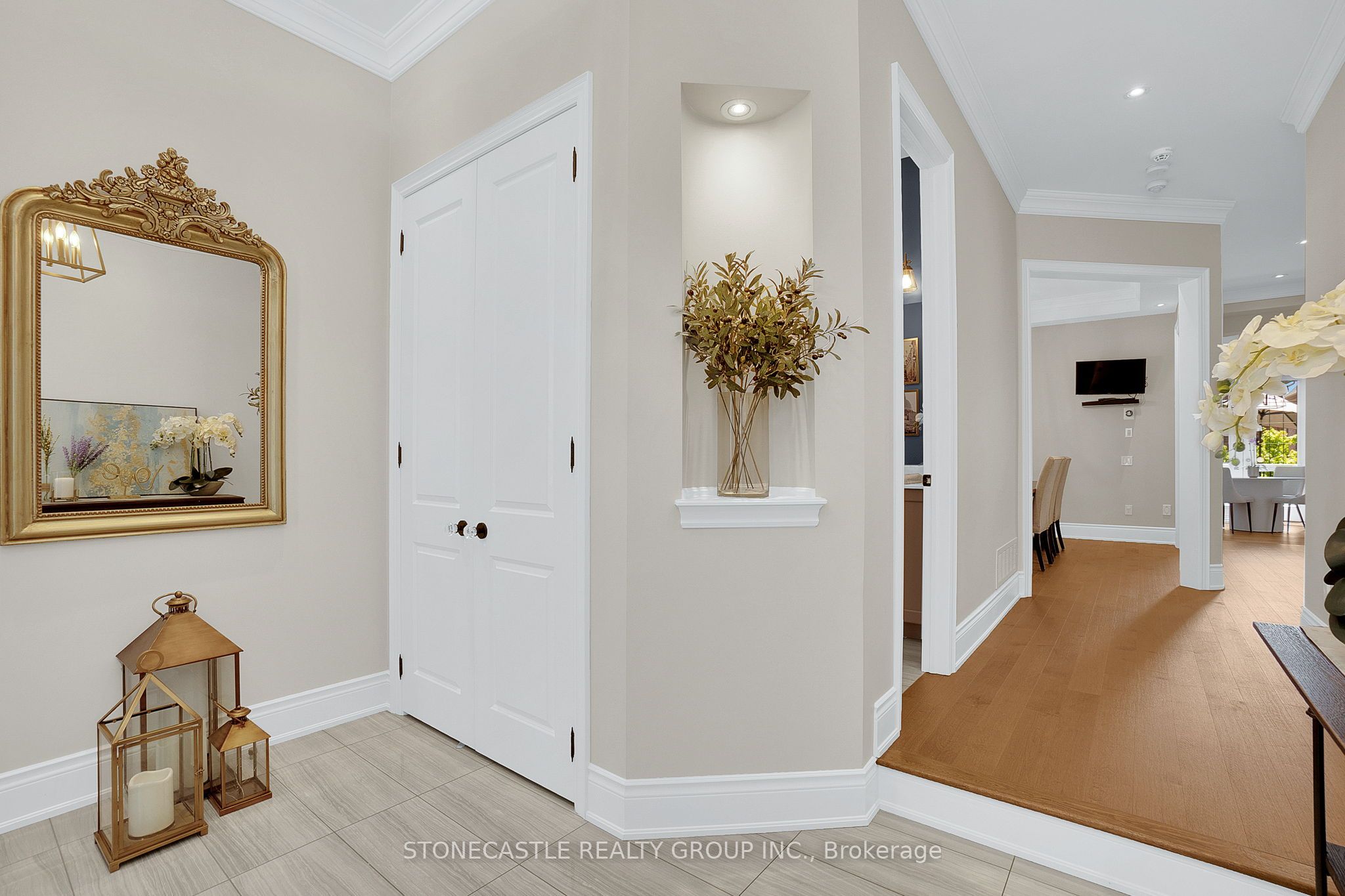 27 Mower Ave Property Photo 5